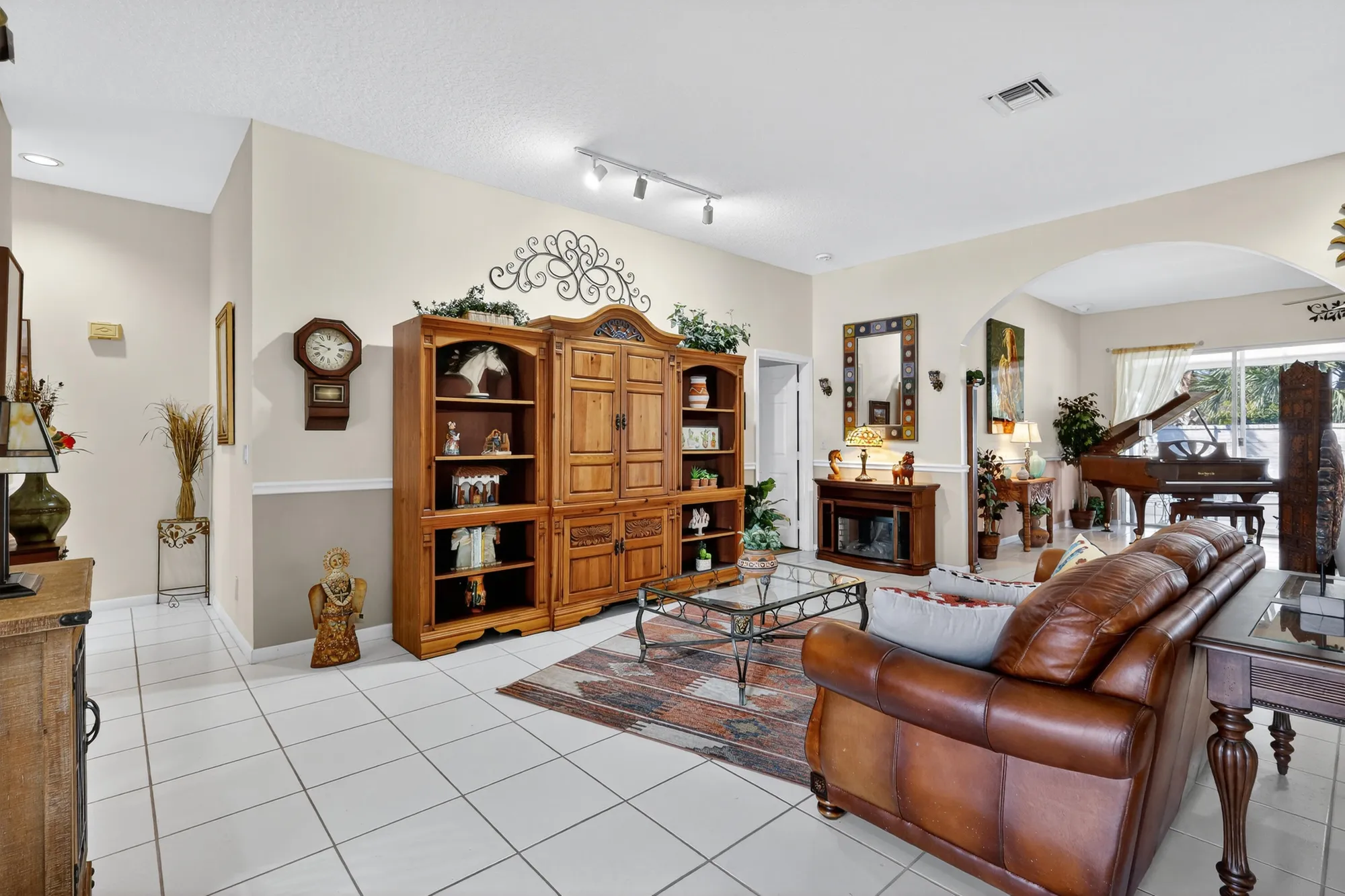 Property Slideshow image 4 of 38 | 3747 spring crest ct, Lake Worth, FL, 33467