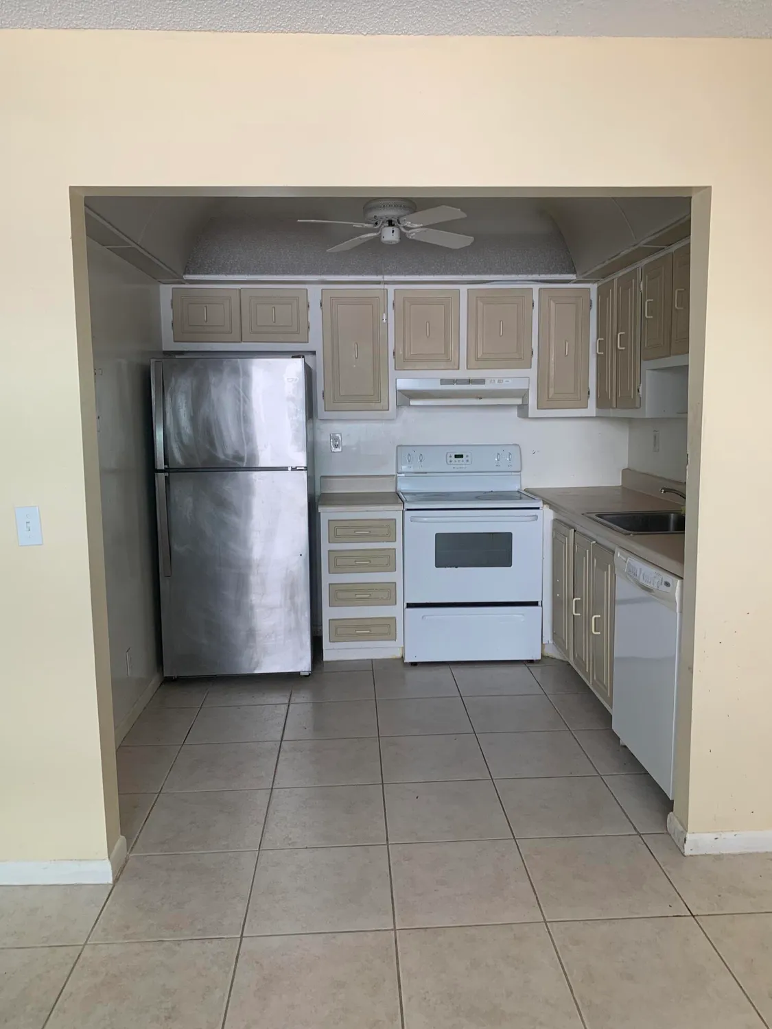 Property Slideshow image 5 of 16 | 415 monaco i, Delray Beach, FL, 33446