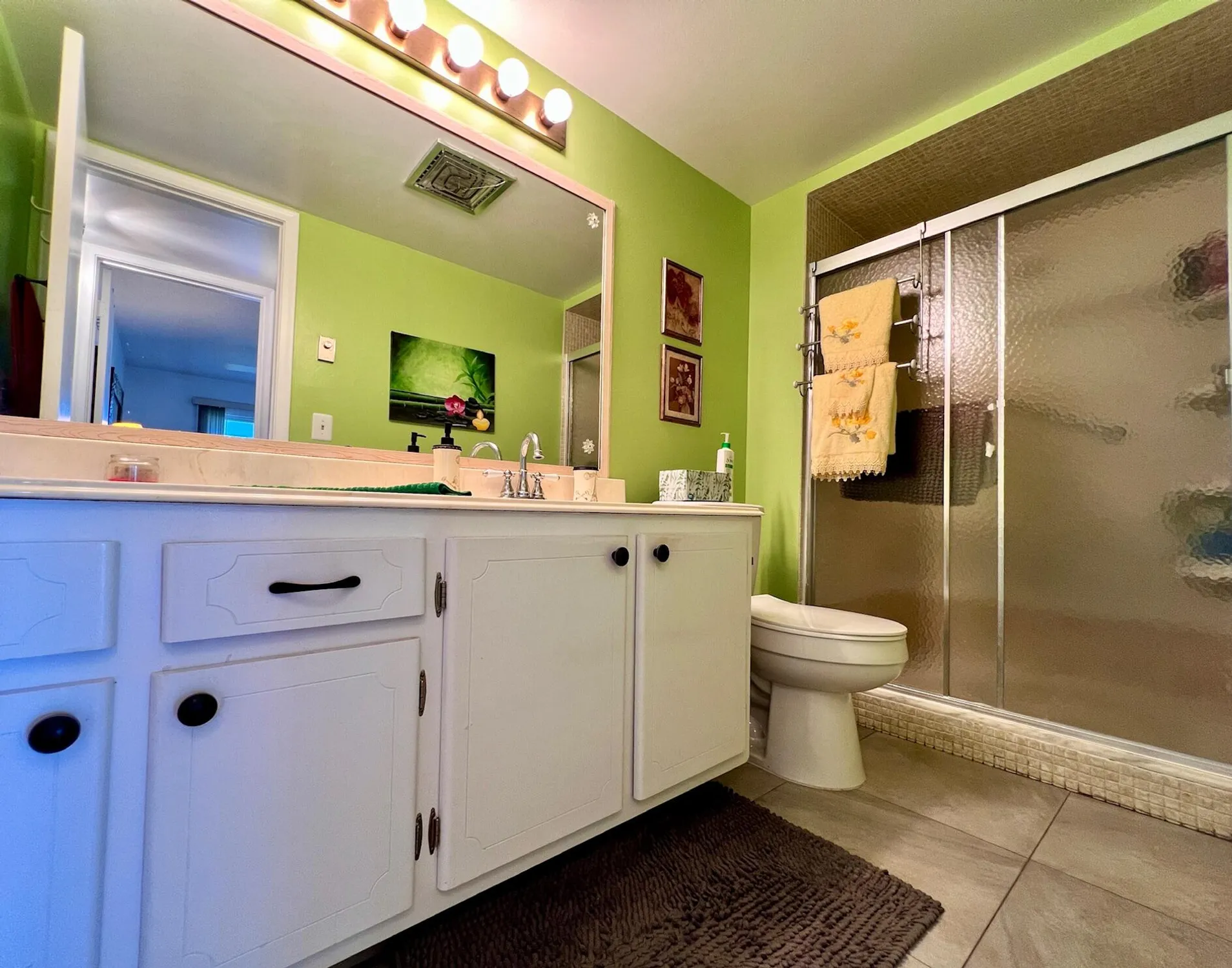 Property Slideshow image 7 of 21 | 303 wellington c, West Palm Beach, FL, 33417