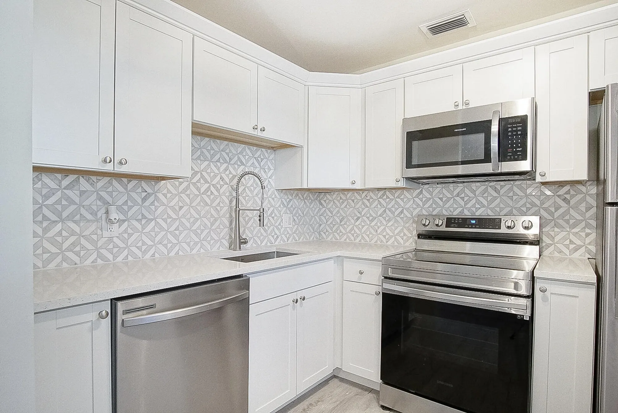 Property Slideshow image 8 of 33 | 44 vista gardens trl 106, Vero Beach, FL, 32962