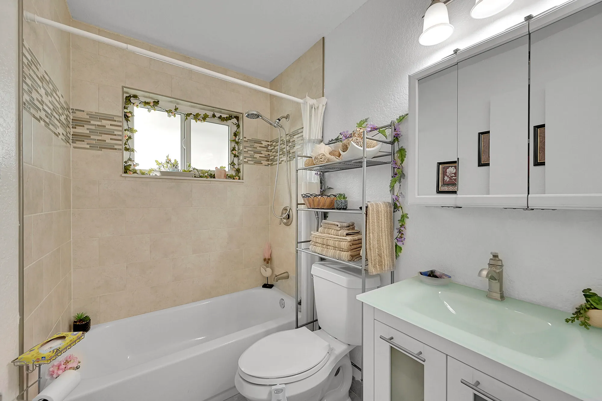 Property Slideshow image 16 of 21 | 1470 nw 66th ter, Margate, FL, 33063