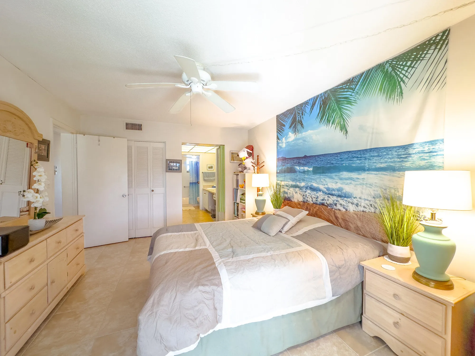 Property Slideshow image 7 of 23 | 2534 garden dr 207, Lake Worth, FL, 33461