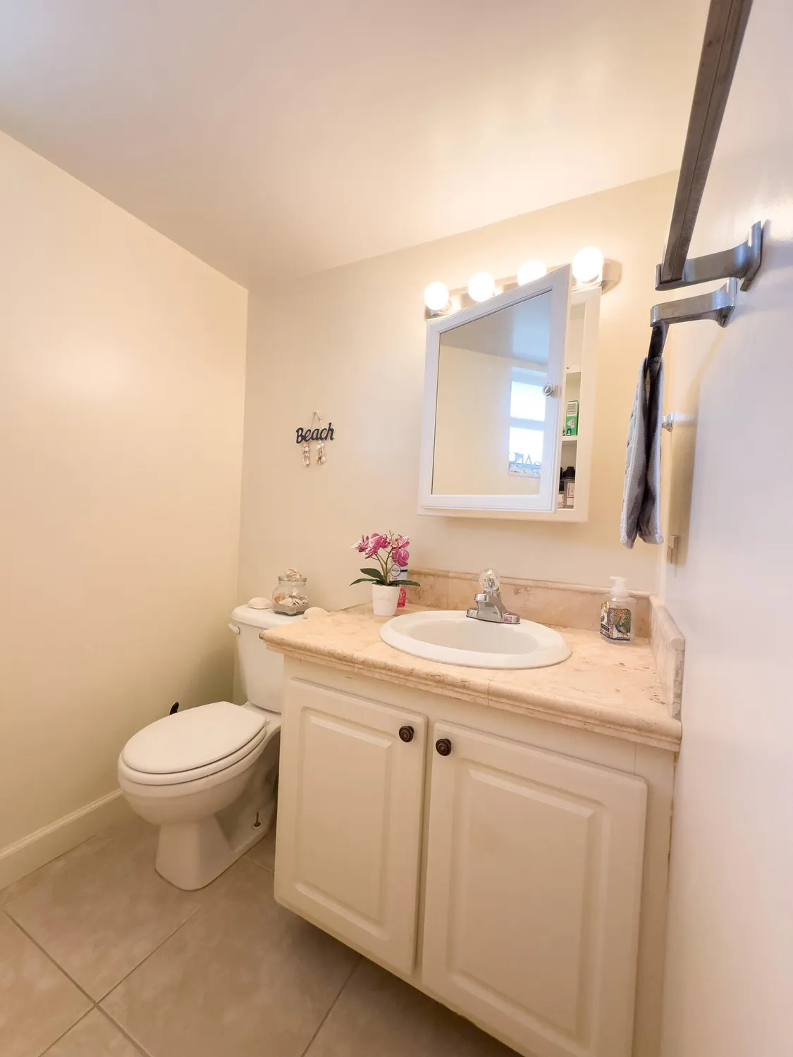 Property Slideshow image 10 of 23 | 2534 garden dr 207, Lake Worth, FL, 33461