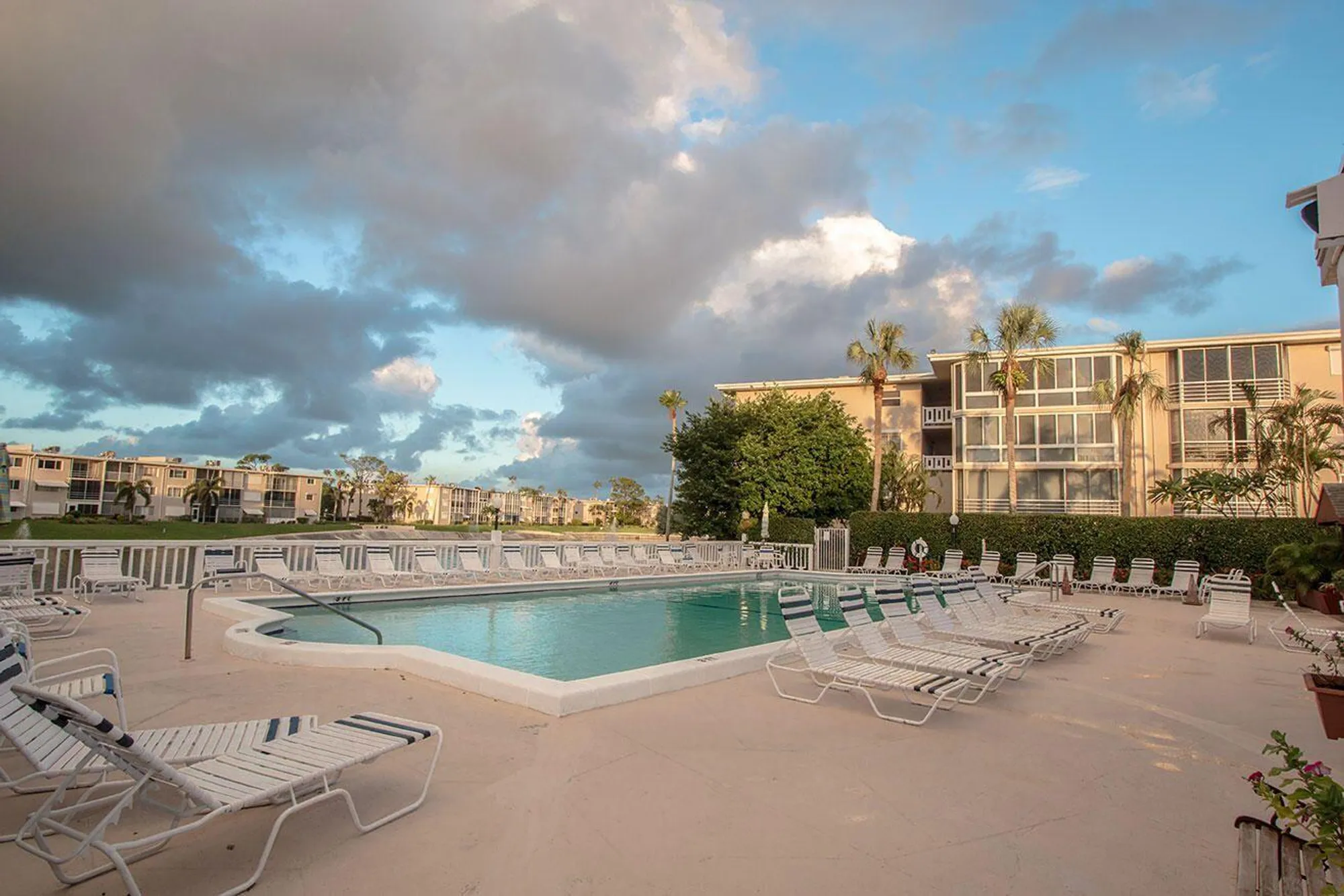 Property Slideshow image 13 of 23 | 2534 garden dr 207, Lake Worth, FL, 33461