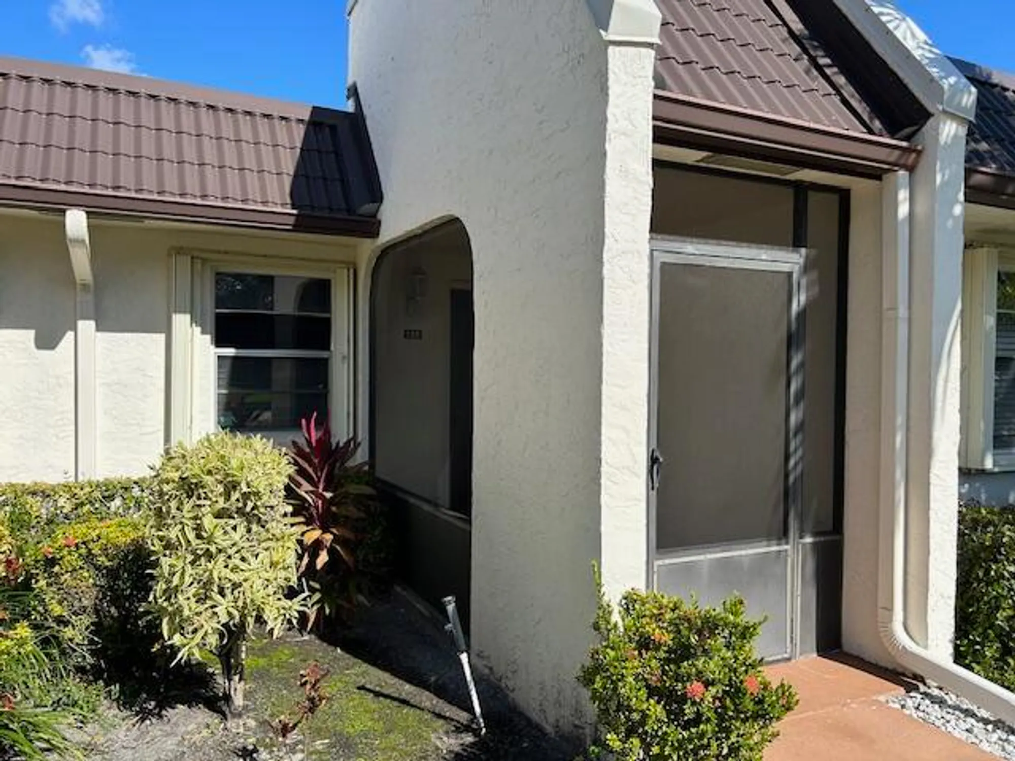 Property Slideshow image 5 of 45 | 109 lake susan dr, West Palm Beach, FL, 33411