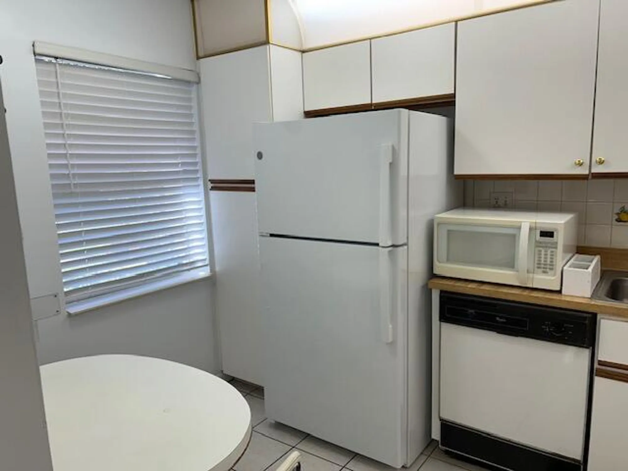 Property Slideshow image 10 of 45 | 109 lake susan dr, West Palm Beach, FL, 33411