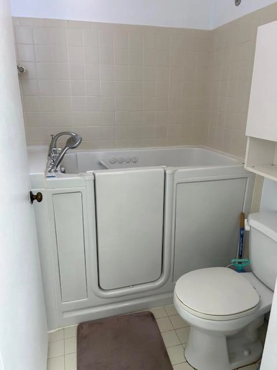 Property Slideshow image 19 of 45 | 109 lake susan dr, West Palm Beach, FL, 33411