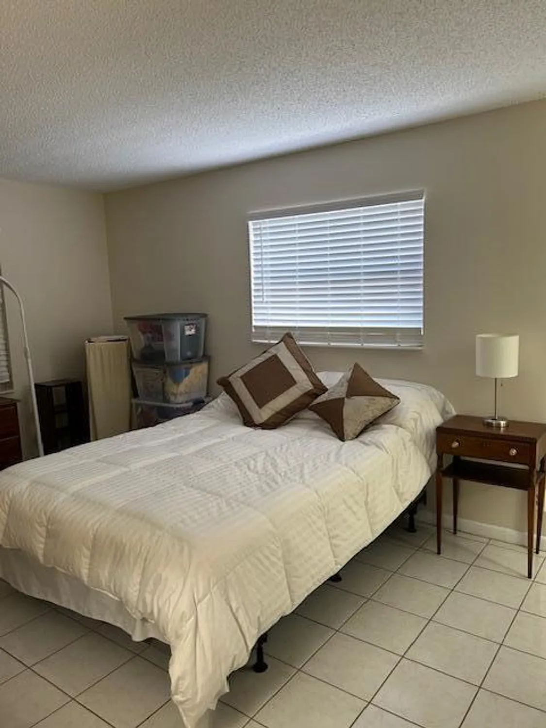 Property Slideshow image 17 of 45 | 109 lake susan dr, West Palm Beach, FL, 33411