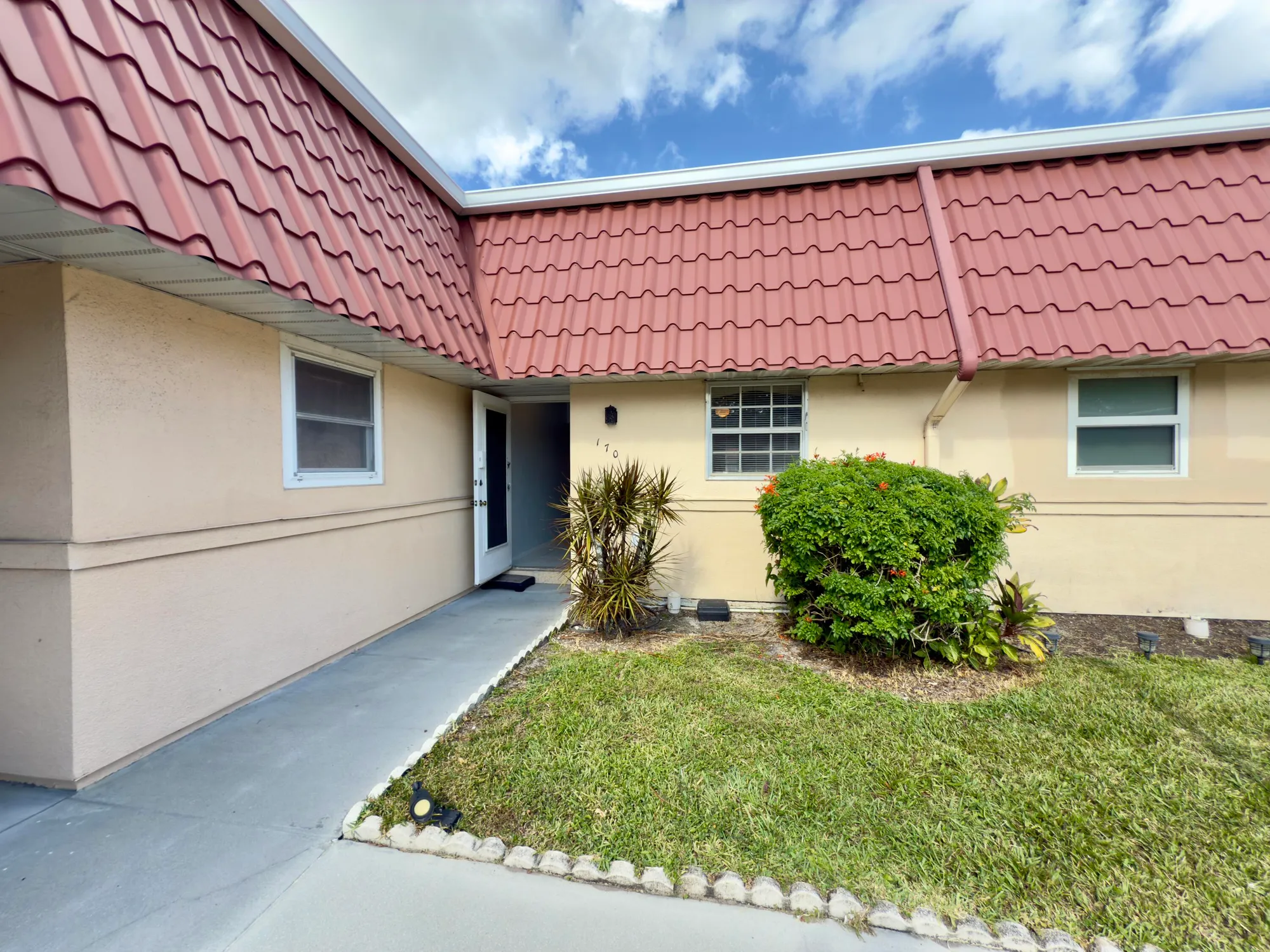 Property Slideshow image 33 of 33 | 170 amherst ln, Lake Worth, FL, 33467