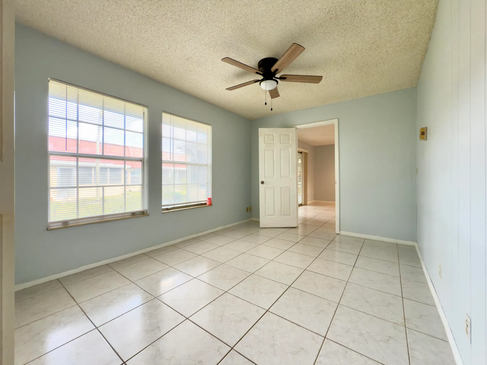 Property Slideshow image 17 of 33 | 170 amherst ln, Lake Worth, FL, 33467