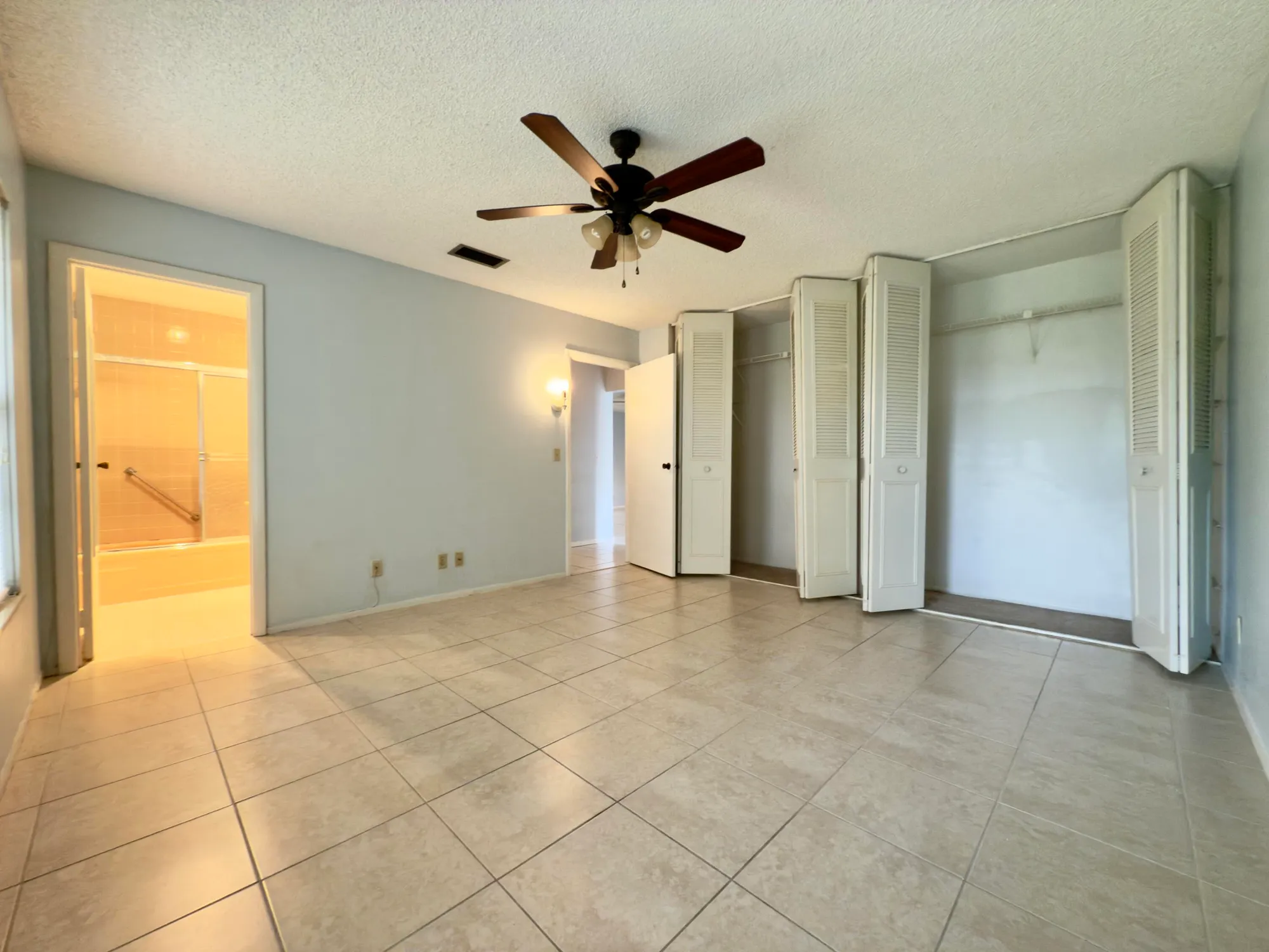 Property Slideshow image 12 of 33 | 170 amherst ln, Lake Worth, FL, 33467