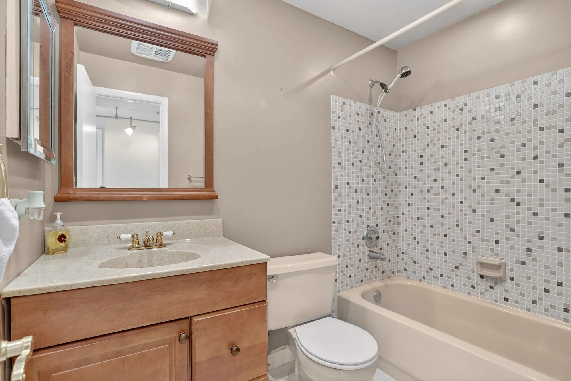 Property Slideshow image 11 of 42 | 7711 ashmont cir # 215, Tamarac, FL, 33321