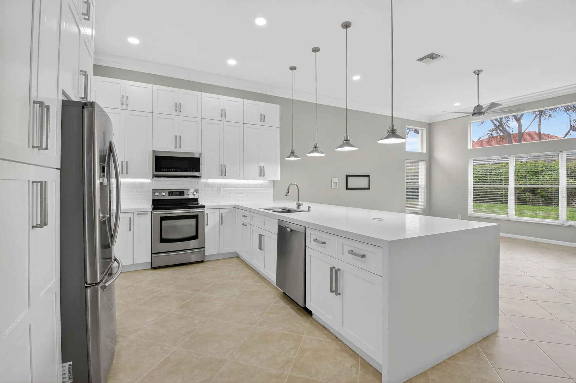 Property Slideshow image 11 of 72 | 7232 morocca lake dr, Delray Beach, FL, 33446