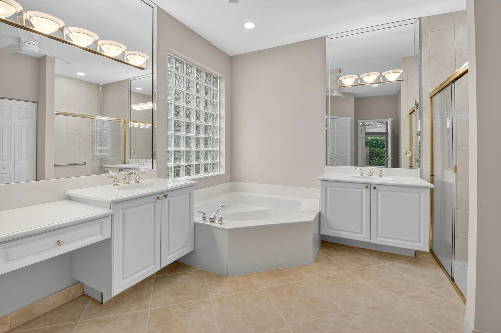 Property Slideshow image 25 of 72 | 7232 morocca lake dr, Delray Beach, FL, 33446