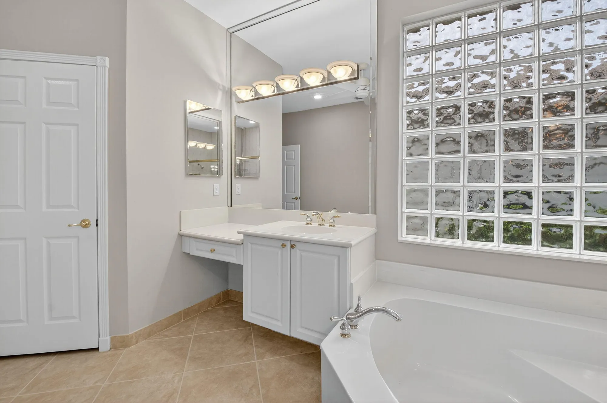 Property Slideshow image 27 of 72 | 7232 morocca lake dr, Delray Beach, FL, 33446