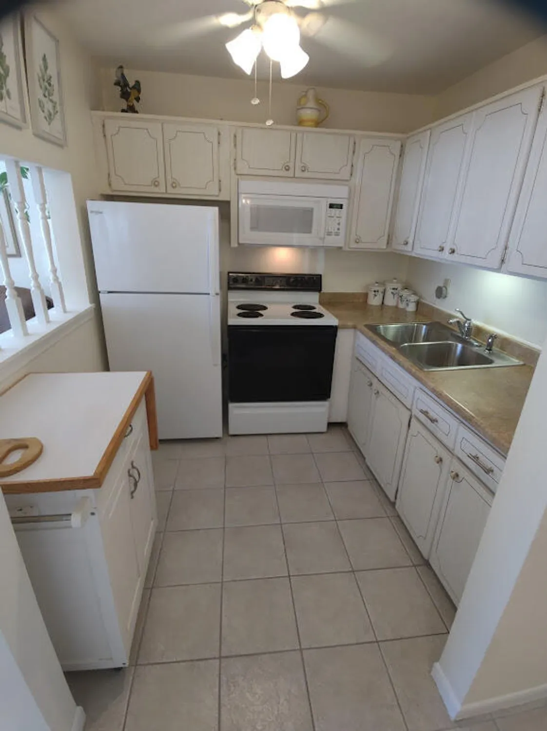 Property Slideshow image 14 of 49 | 3240 lake osborne dr 107, Lake Worth Beach, FL, 33461