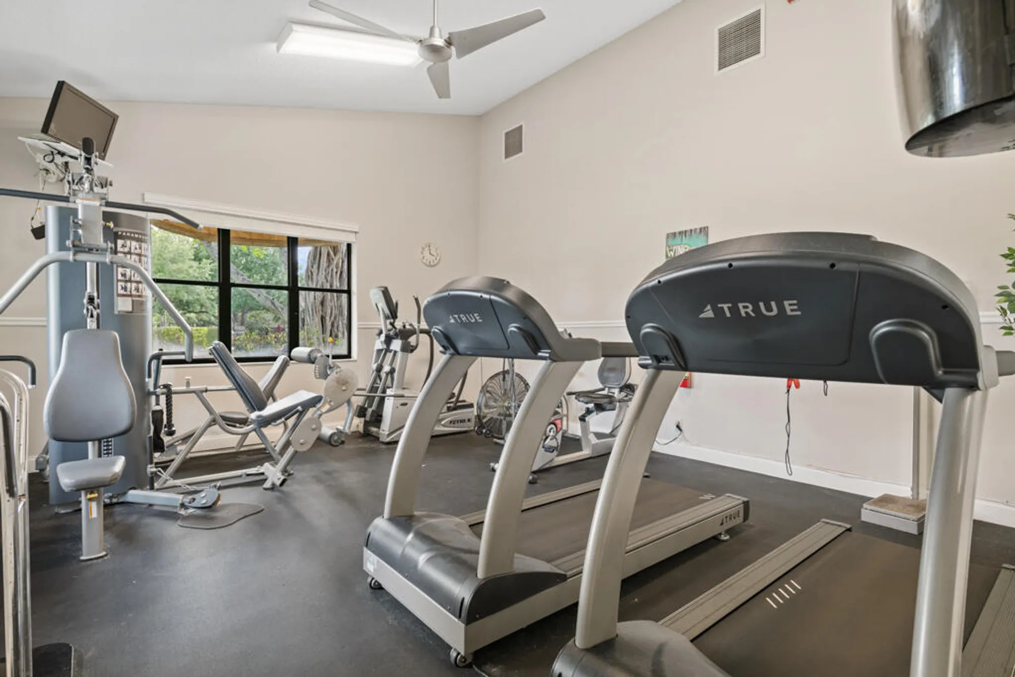 Property Slideshow image 37 of 46 | 3304 perimeter dr, Greenacres, FL, 33467