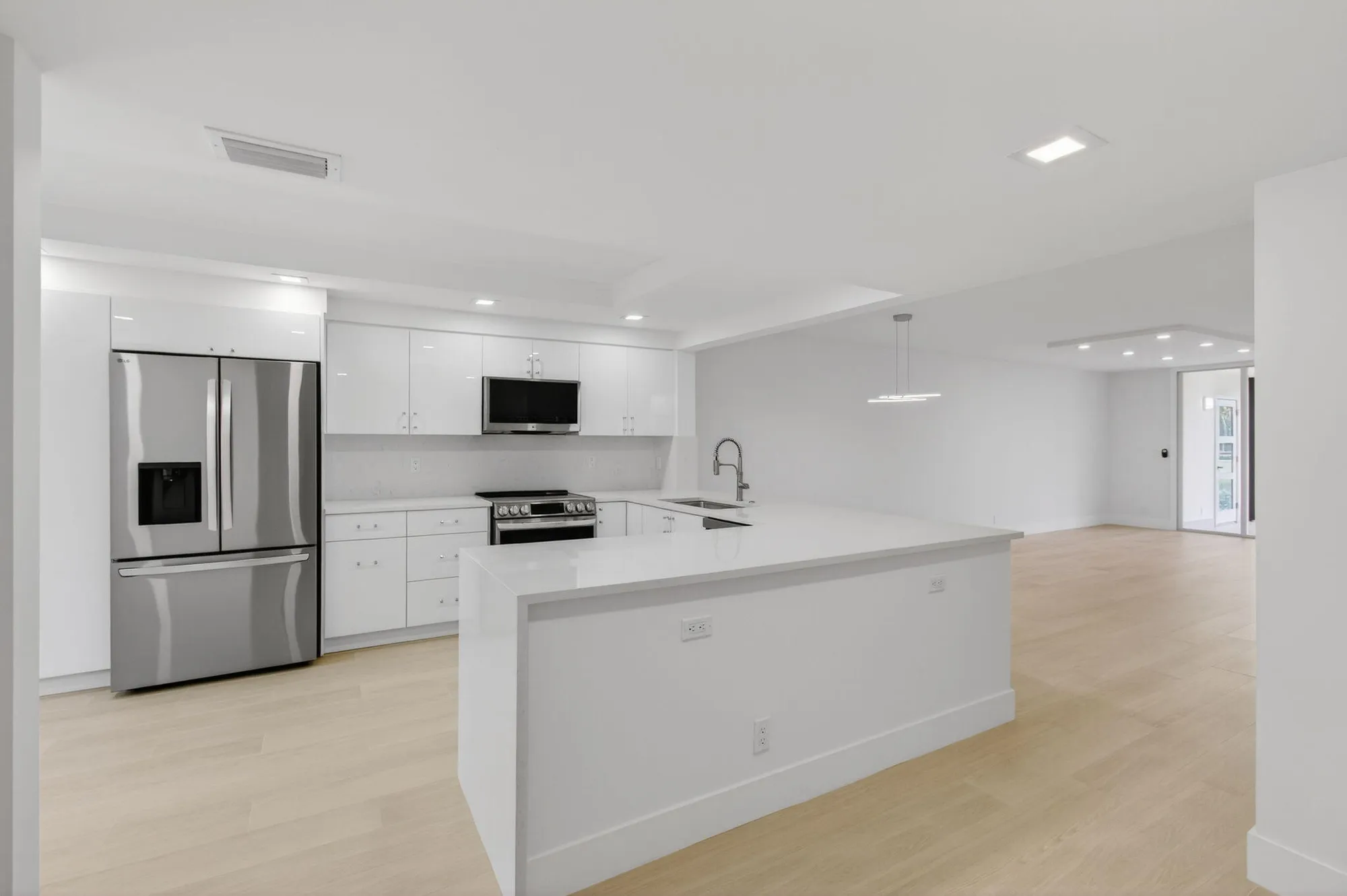 Property Slideshow image 7 of 61 | 15310 strathearn dr 11502, Delray Beach, FL, 33446