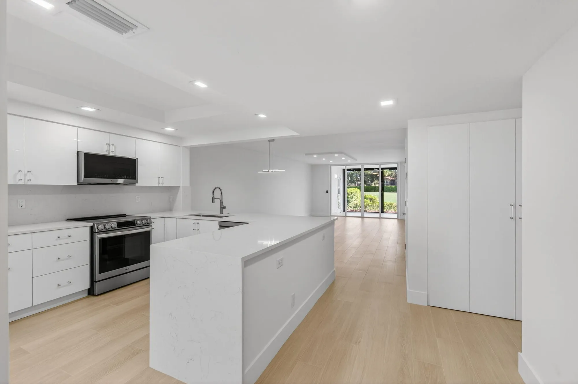 Property Slideshow image 6 of 61 | 15310 strathearn dr 11502, Delray Beach, FL, 33446