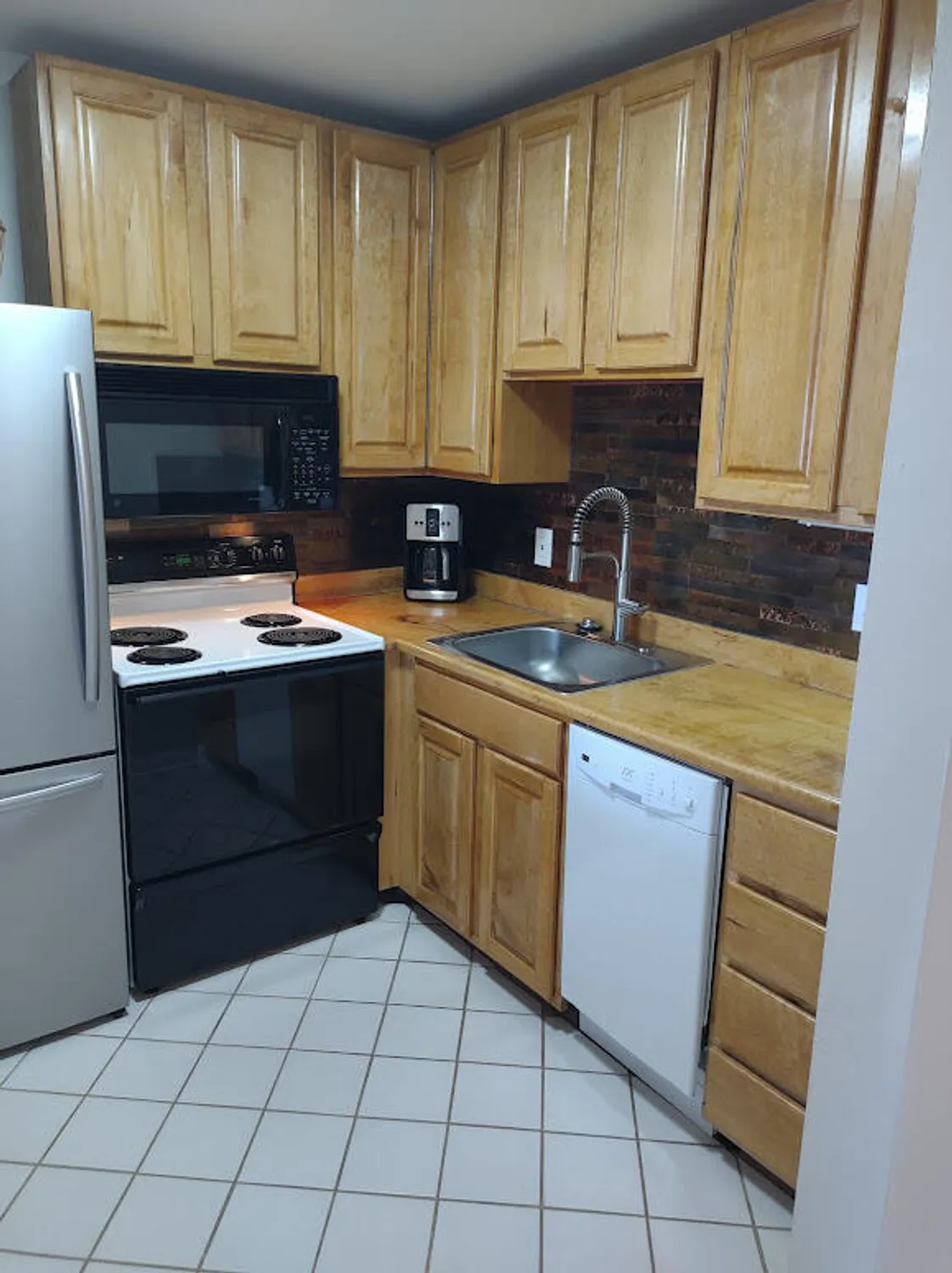 Property Slideshow image 15 of 50 | 3160 lake osborne dr 107, Lake Worth Beach, FL, 33461