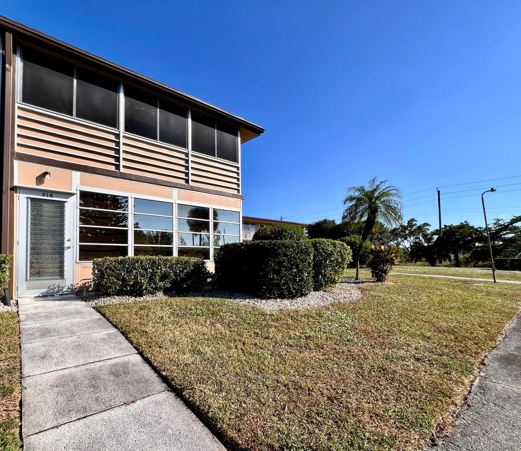 Property Slideshow image 11 of 18 | 314 andover m, West Palm Beach, FL, 33417