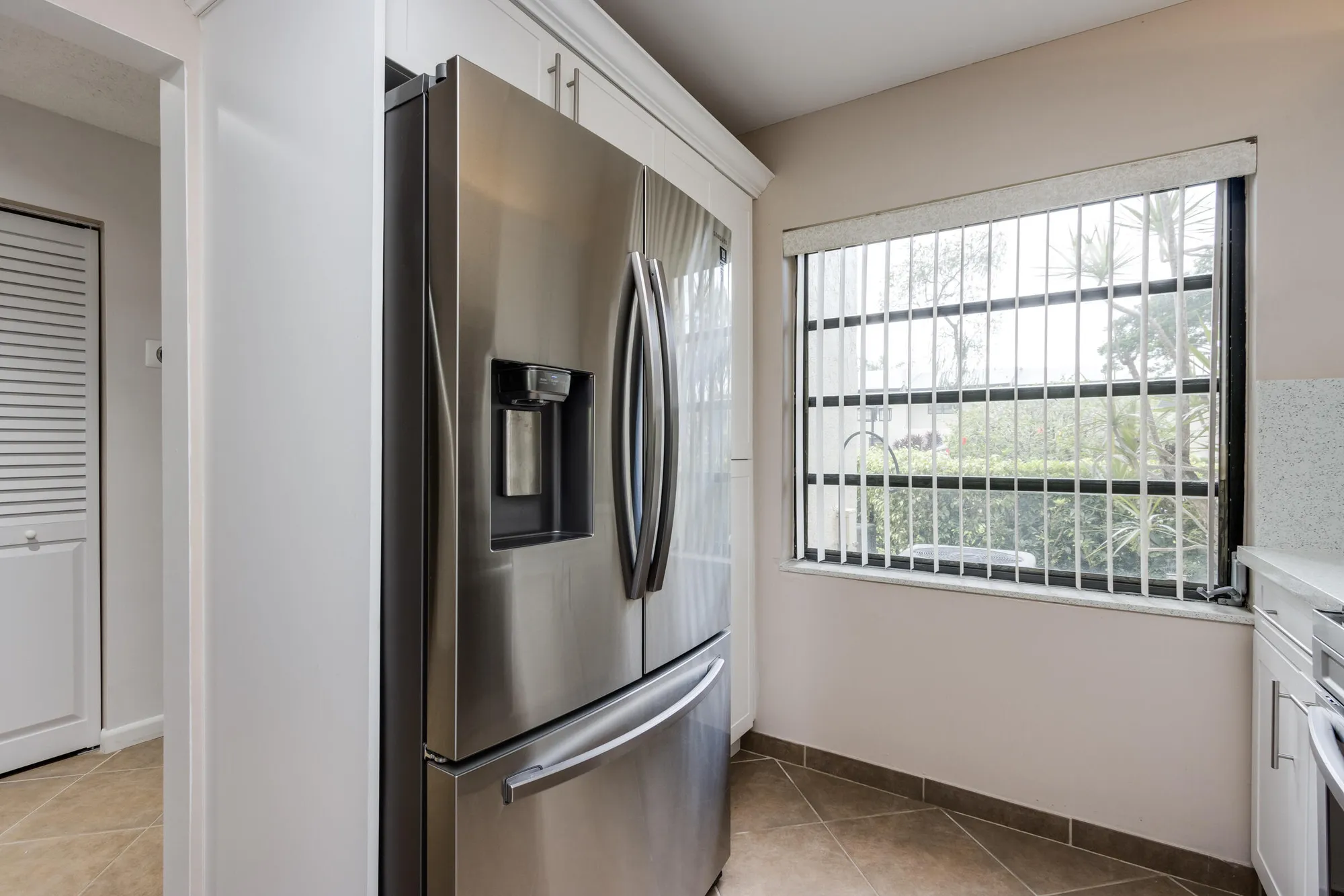 Property Slideshow image 8 of 39 | 8535 casa del lago apt 37e, Boca Raton, FL, 33433