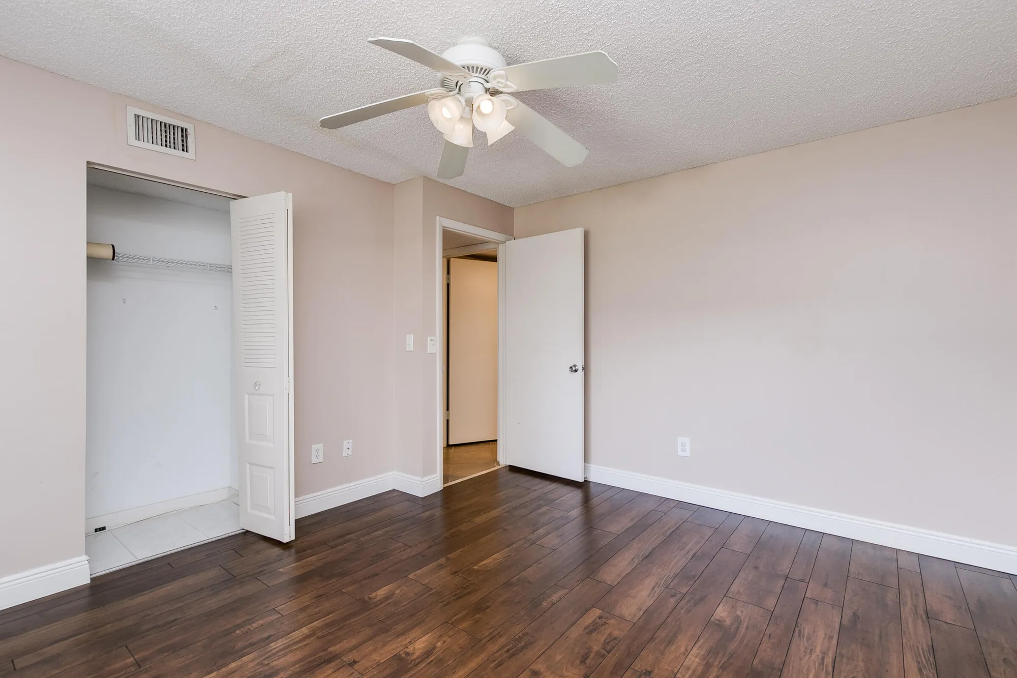 Property Slideshow image 16 of 39 | 8535 casa del lago apt 37e, Boca Raton, FL, 33433