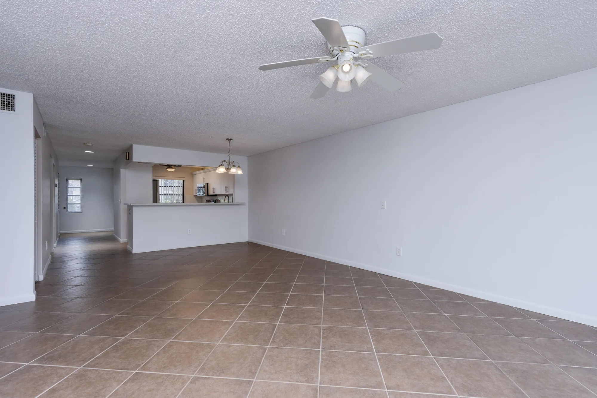 Property Slideshow image 12 of 39 | 8535 casa del lago apt 37e, Boca Raton, FL, 33433
