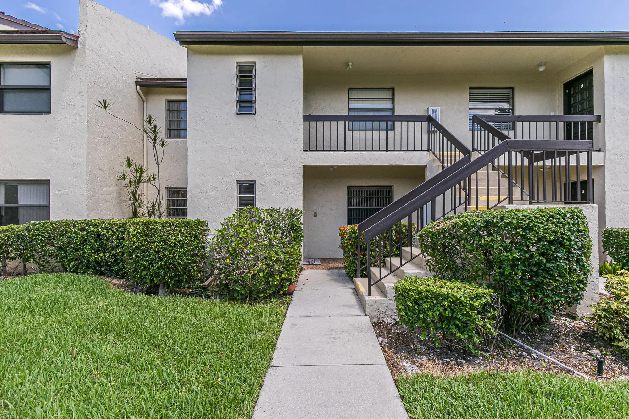 Property Slideshow image 2 of 39 | 8535 casa del lago apt 37e, Boca Raton, FL, 33433