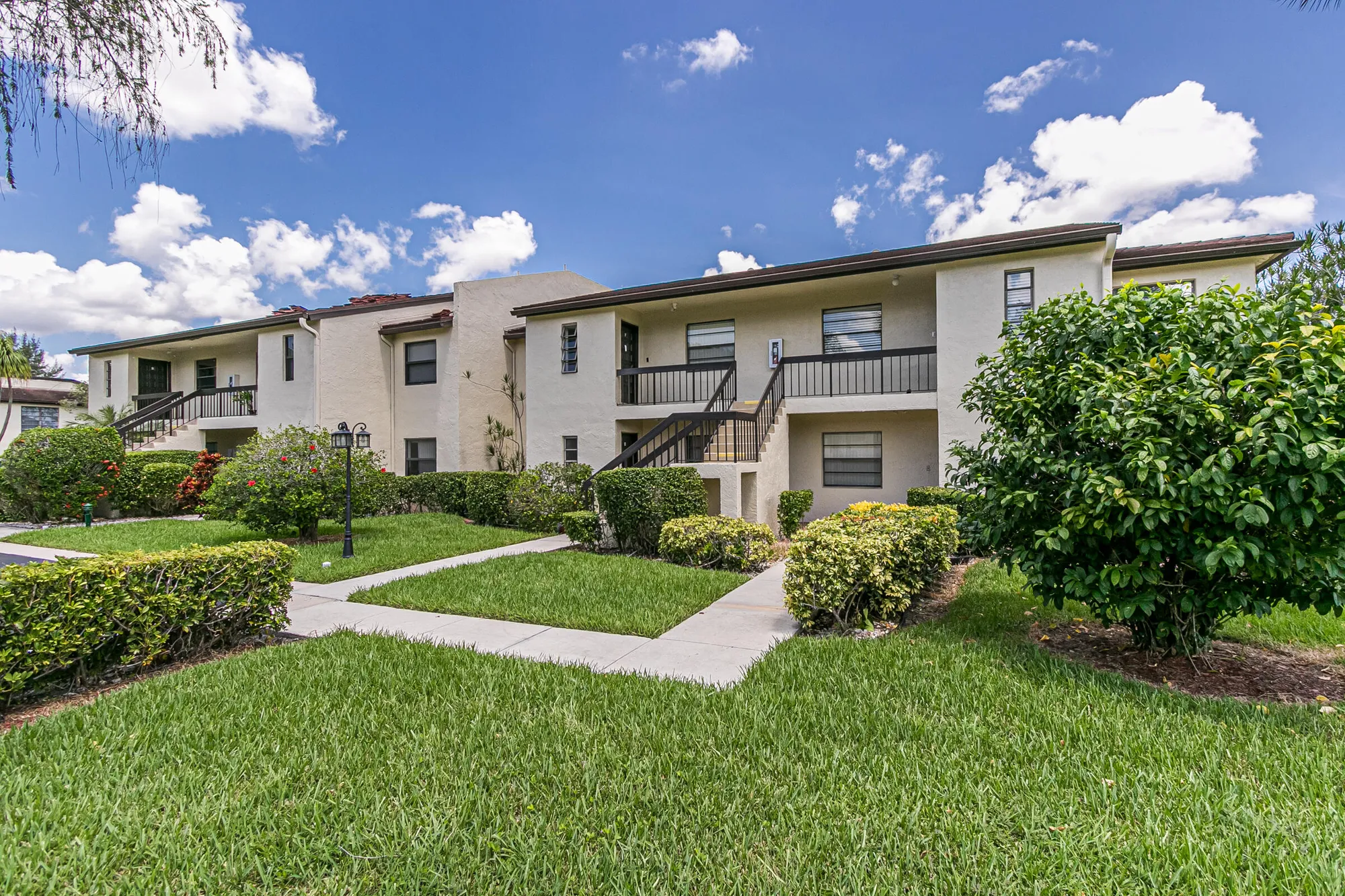 Property Slideshow image 4 of 39 | 8535 casa del lago apt 37e, Boca Raton, FL, 33433