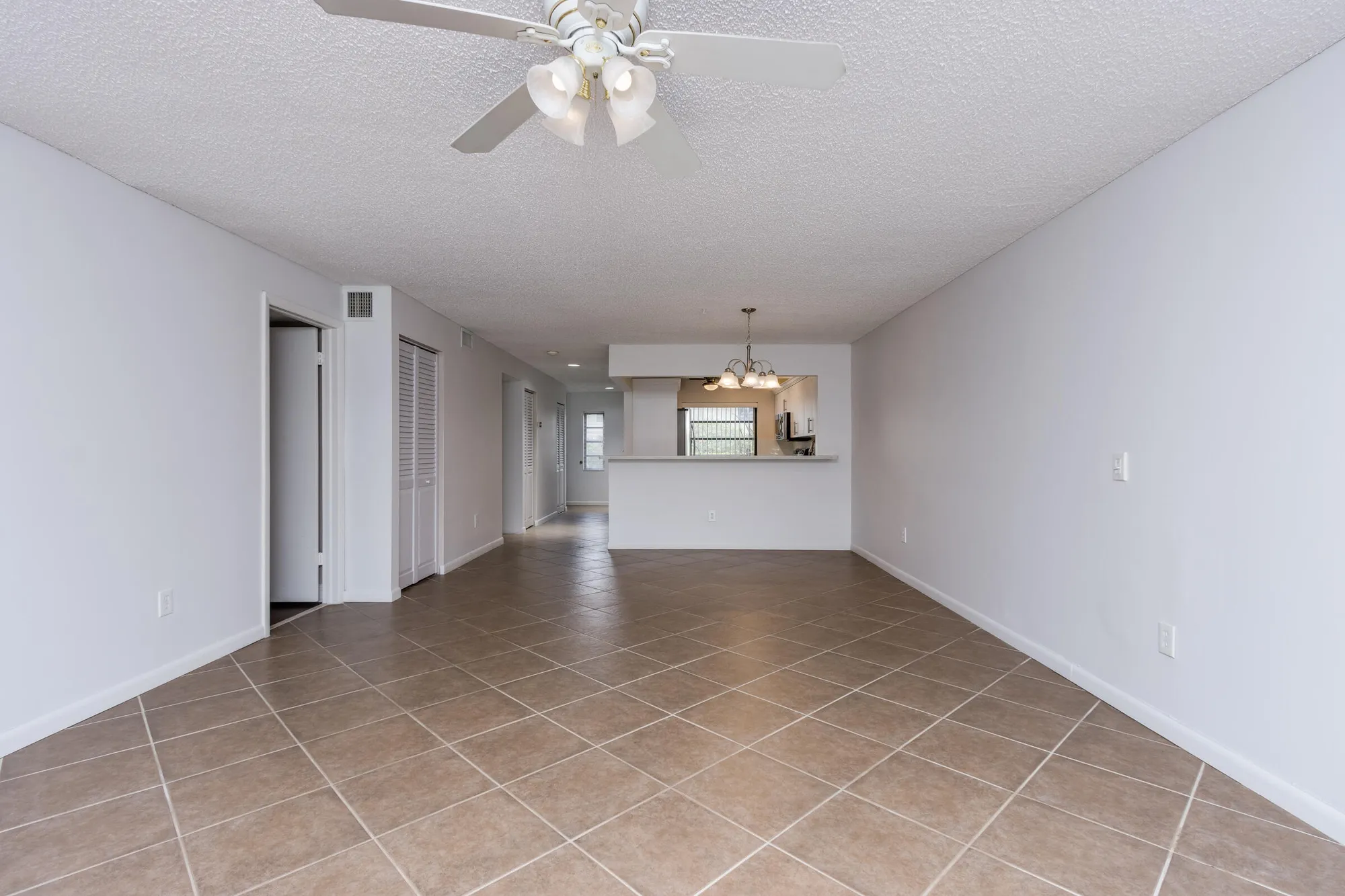 Property Slideshow image 13 of 39 | 8535 casa del lago apt 37e, Boca Raton, FL, 33433