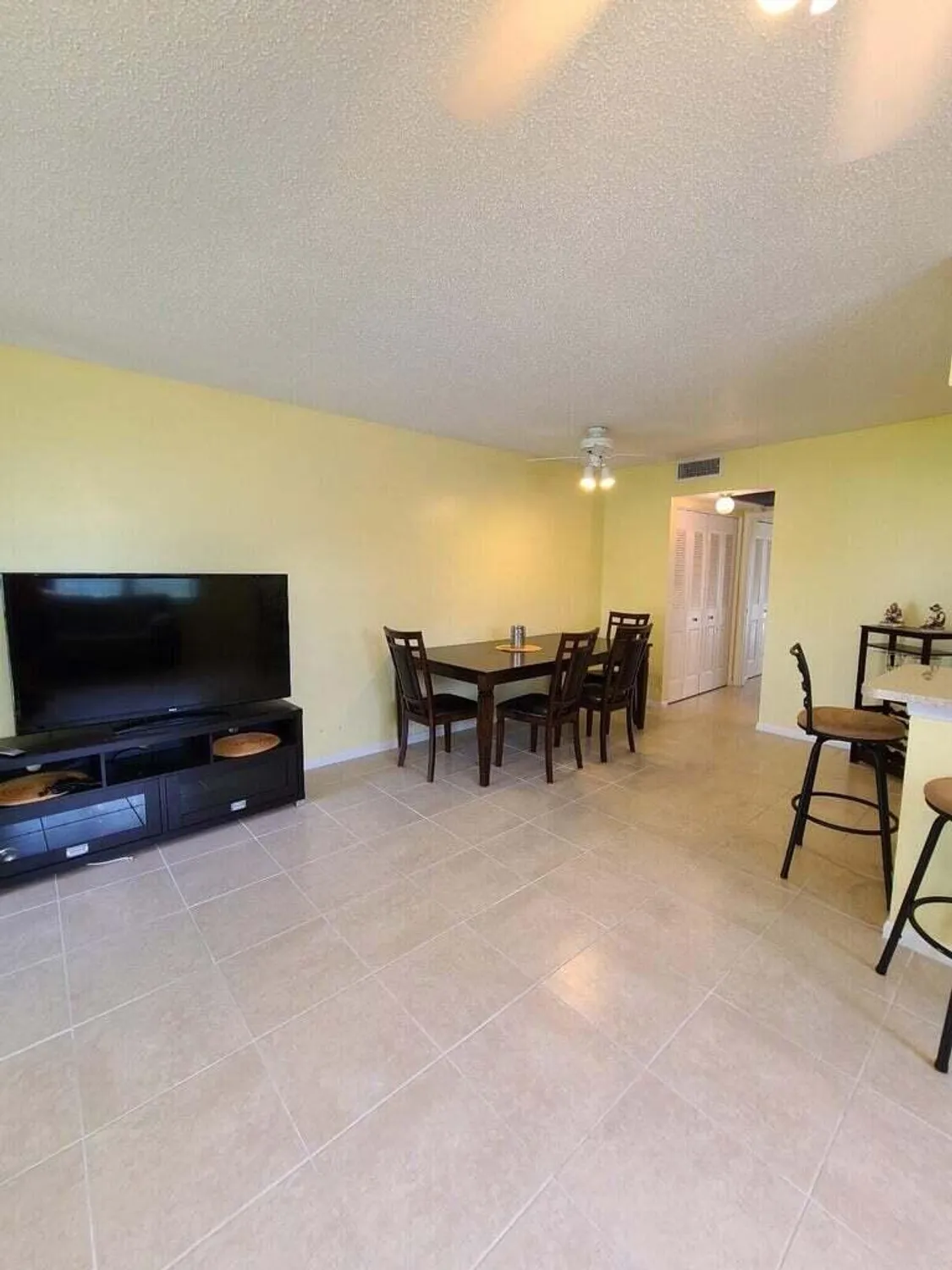 Property Slideshow image 5 of 12 | 133 camden f, West Palm Beach, FL, 33417