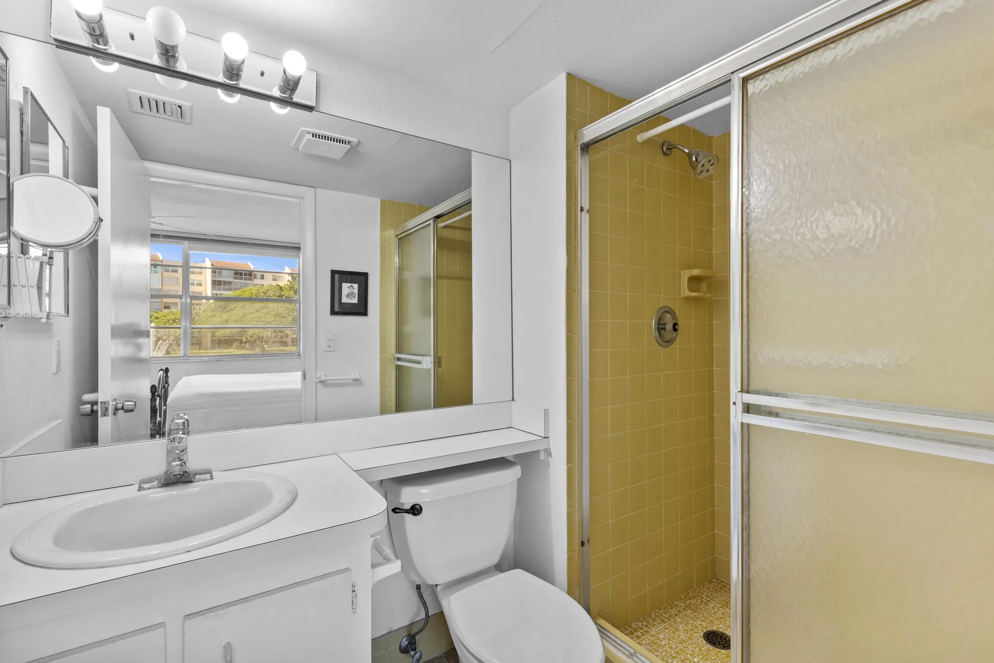 Property Slideshow image 21 of 34 | 27 abbey ln 205, Delray Beach, FL, 33446