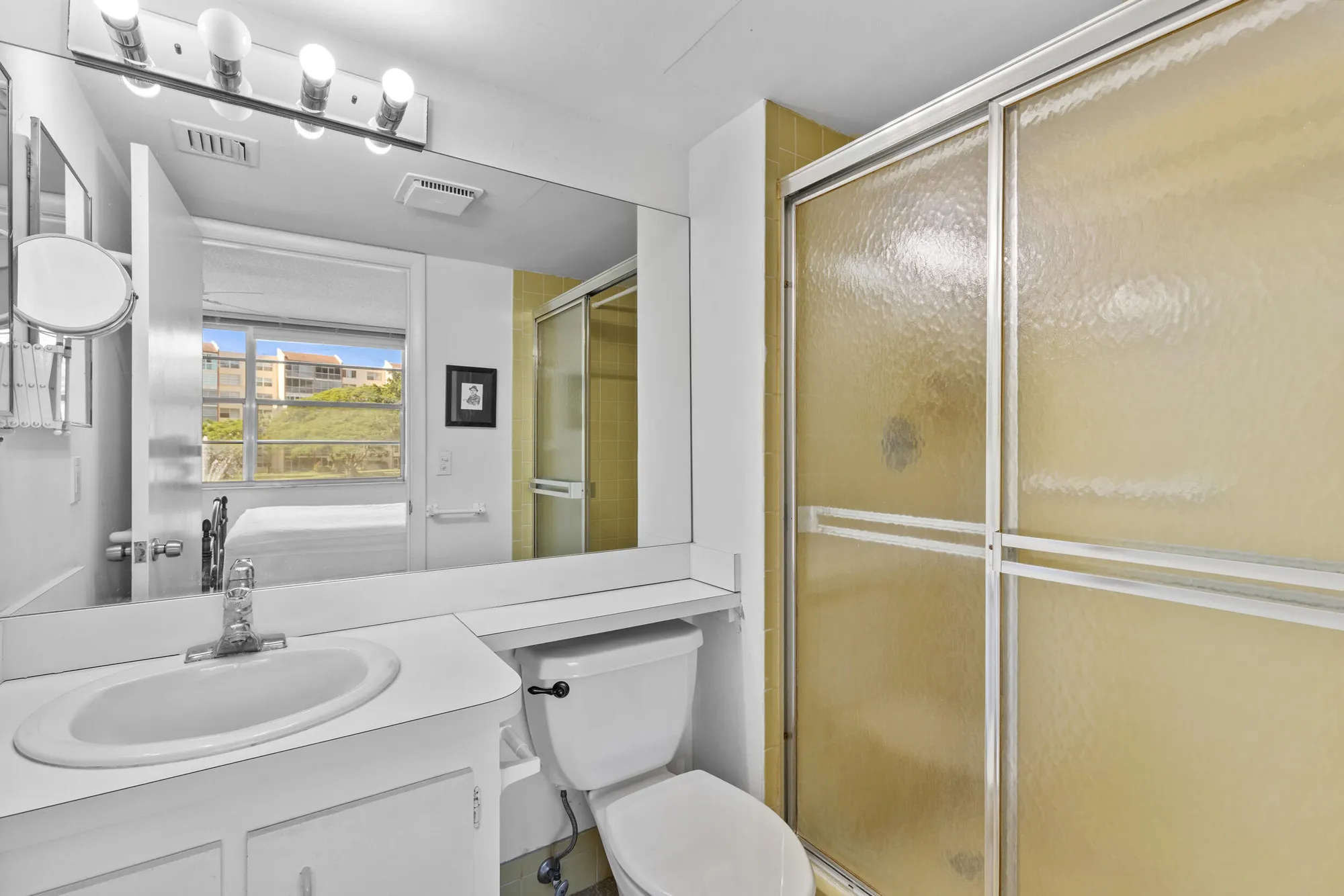 Property Slideshow image 22 of 34 | 27 abbey ln 205, Delray Beach, FL, 33446