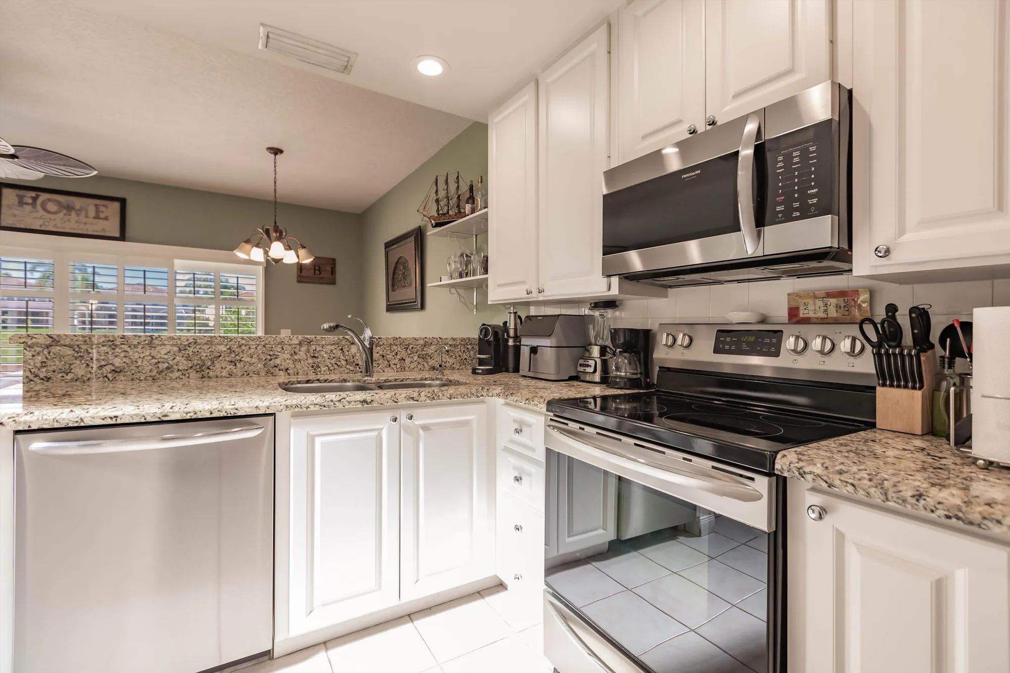 Property Slideshow image 14 of 41 | 2069 tarpon lake way, West Palm Beach, FL, 33411