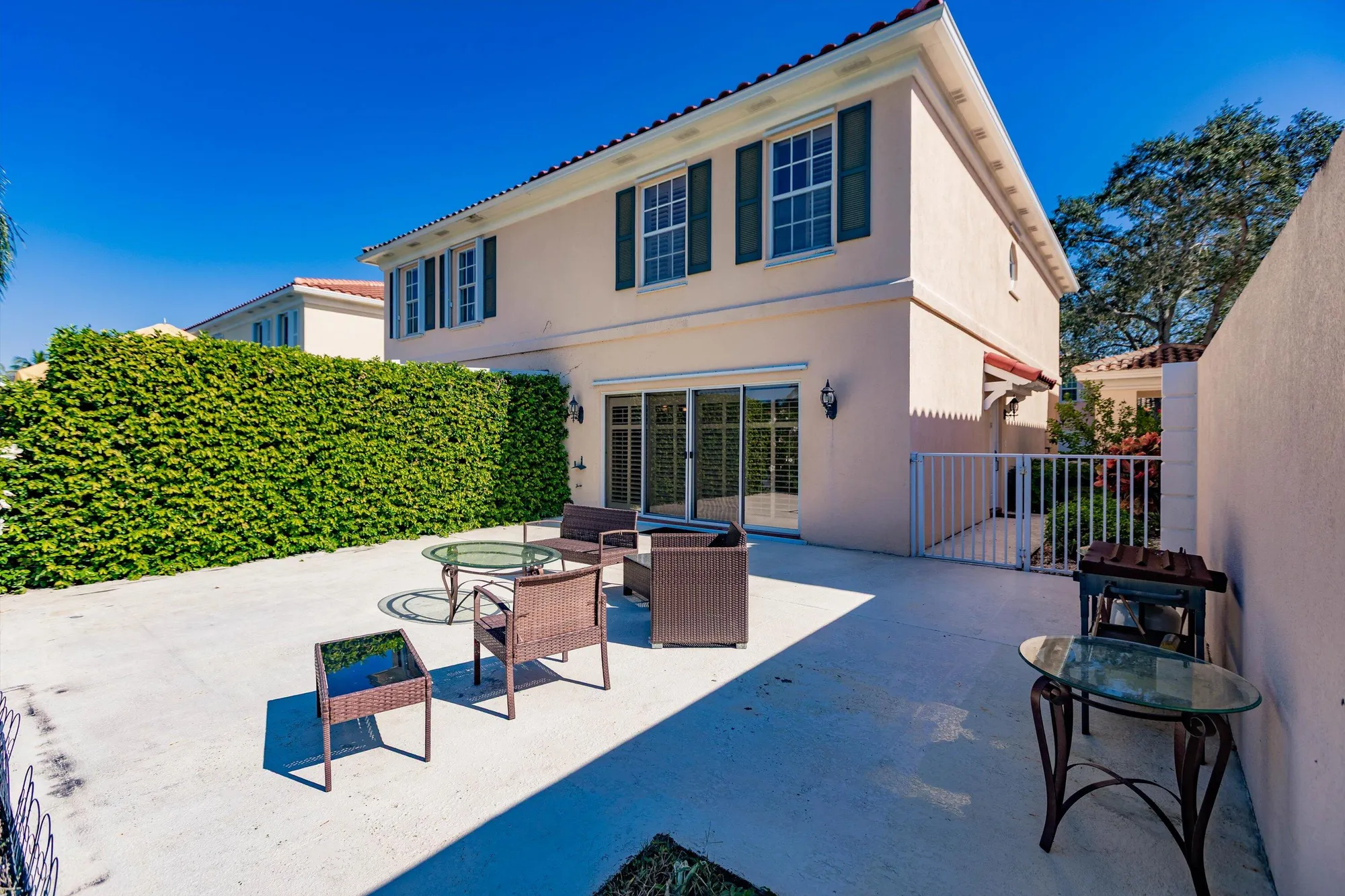 Property Slideshow image 29 of 41 | 2069 tarpon lake way, West Palm Beach, FL, 33411