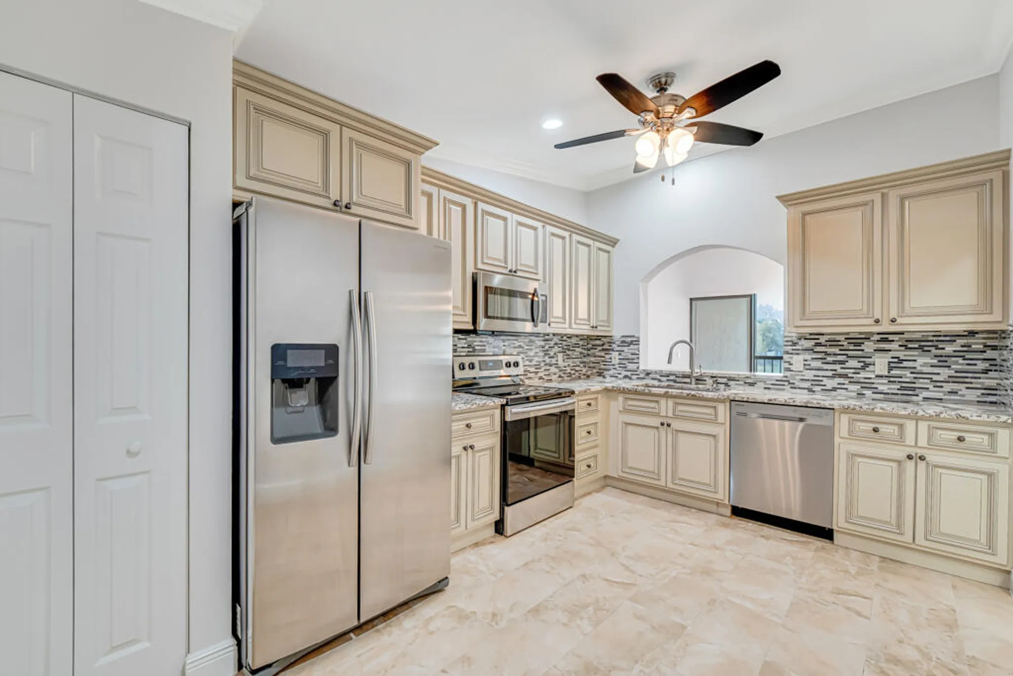 Property Slideshow image 7 of 46 | 3304 perimeter dr, Greenacres, FL, 33467