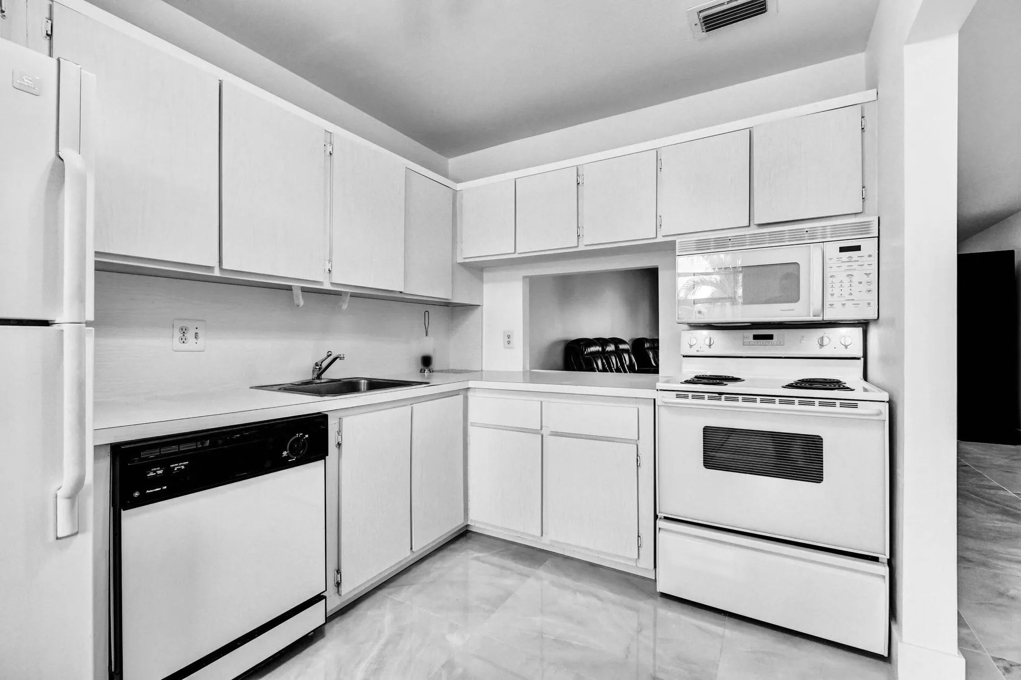 Property Slideshow image 7 of 23 | 159 lake meryl dr, West Palm Beach, FL, 33411