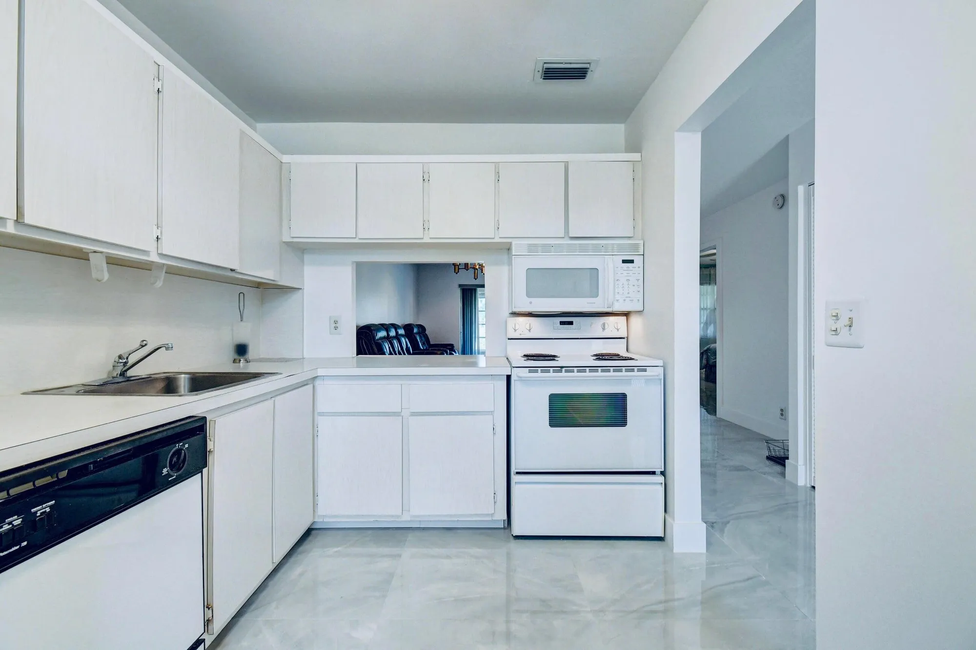 Property Slideshow image 8 of 23 | 159 lake meryl dr, West Palm Beach, FL, 33411