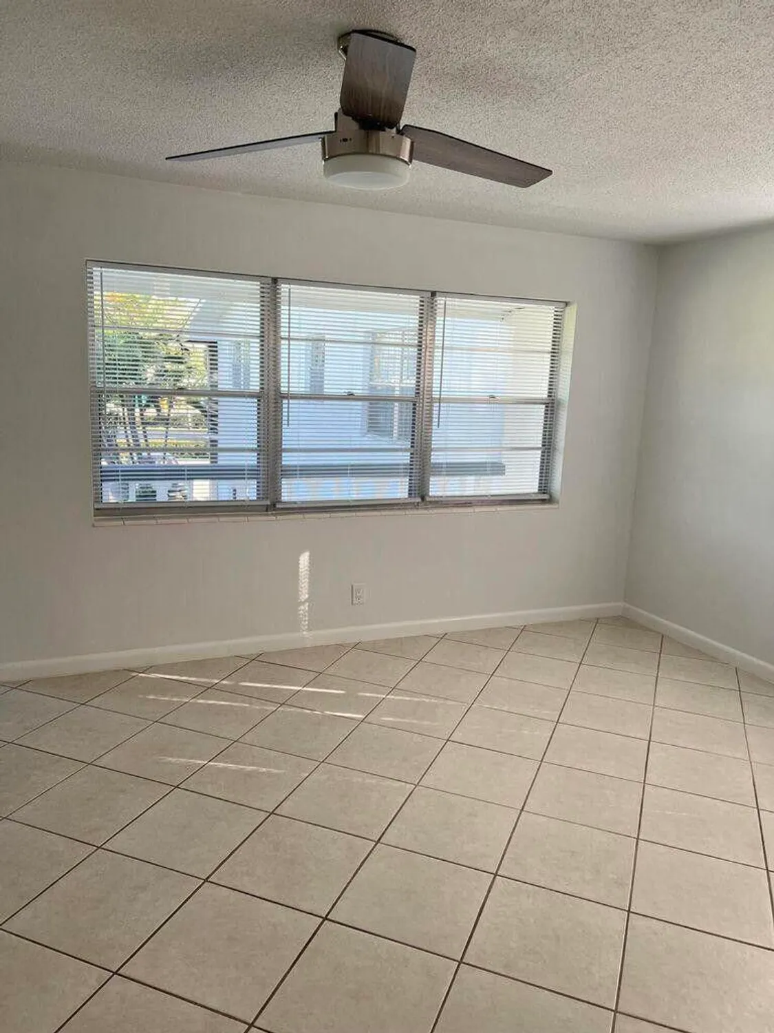 Property Slideshow image 8 of 31 | 162 camden g, West Palm Beach, FL, 33417