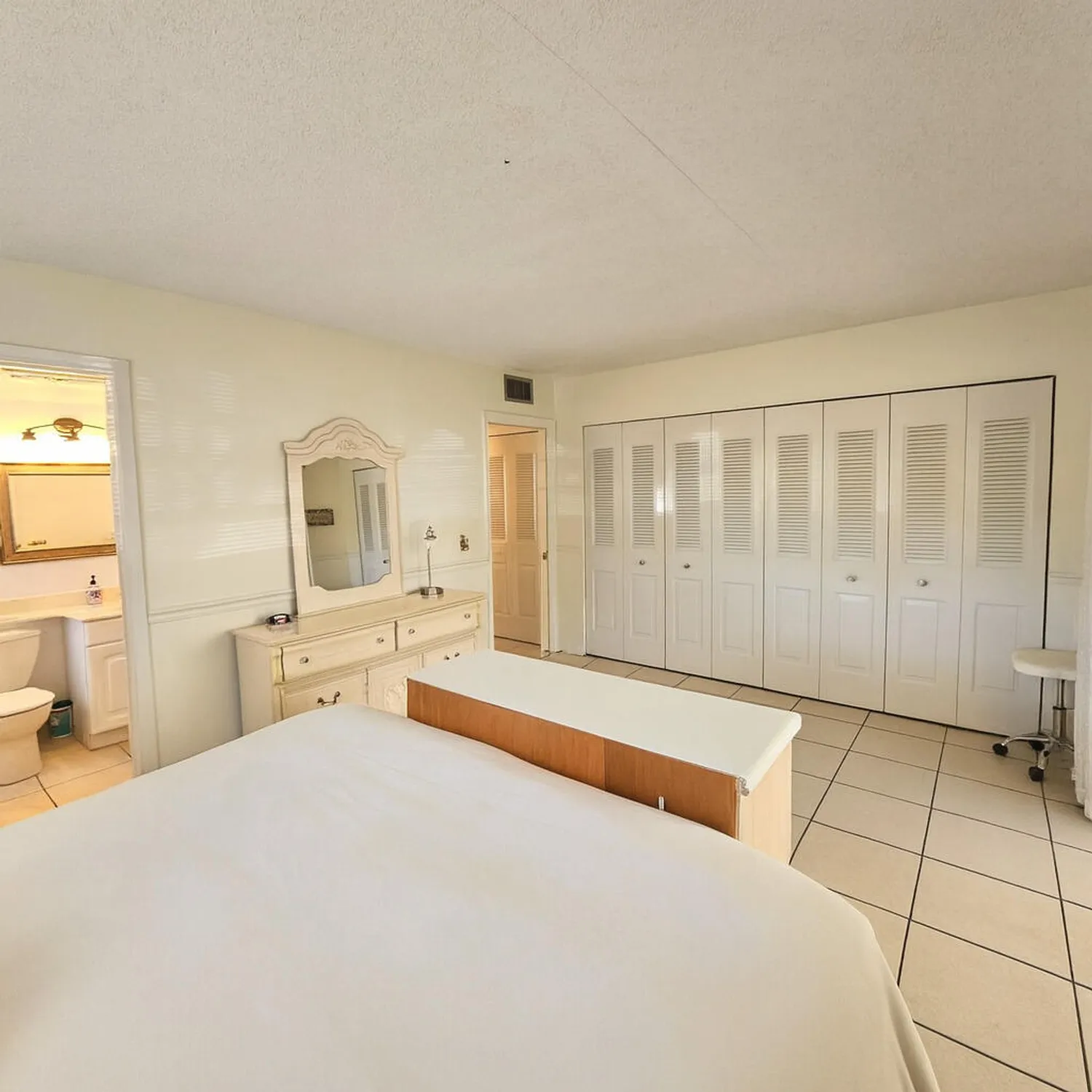 Property Slideshow image 8 of 28 | 76 dorchester d, West Palm Beach, FL, 33417