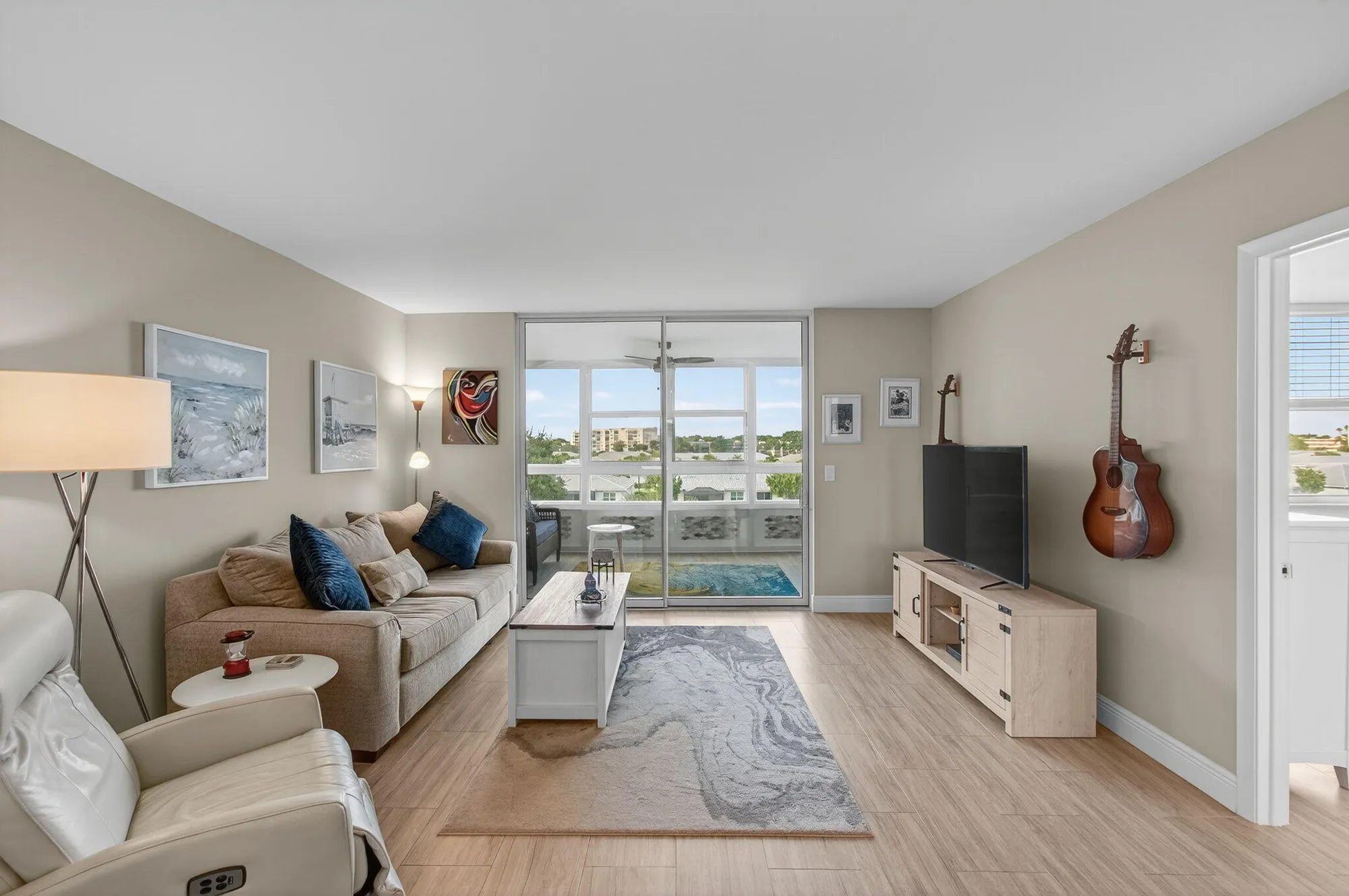 Property Slideshow image 13 of 45 | 25 abbey ln apt 402, Delray Beach, FL, 33446