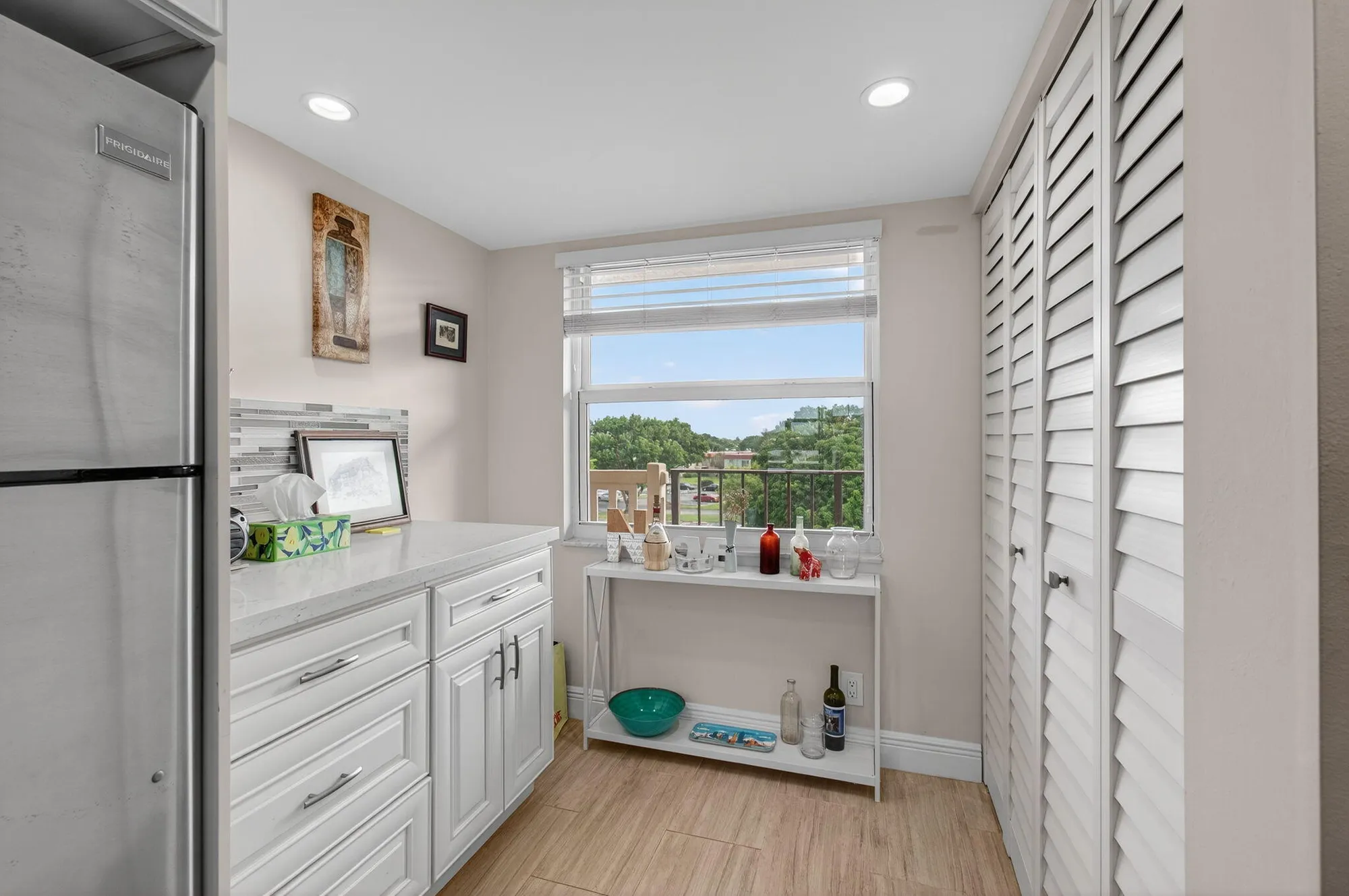 Property Slideshow image 11 of 45 | 25 abbey ln apt 402, Delray Beach, FL, 33446