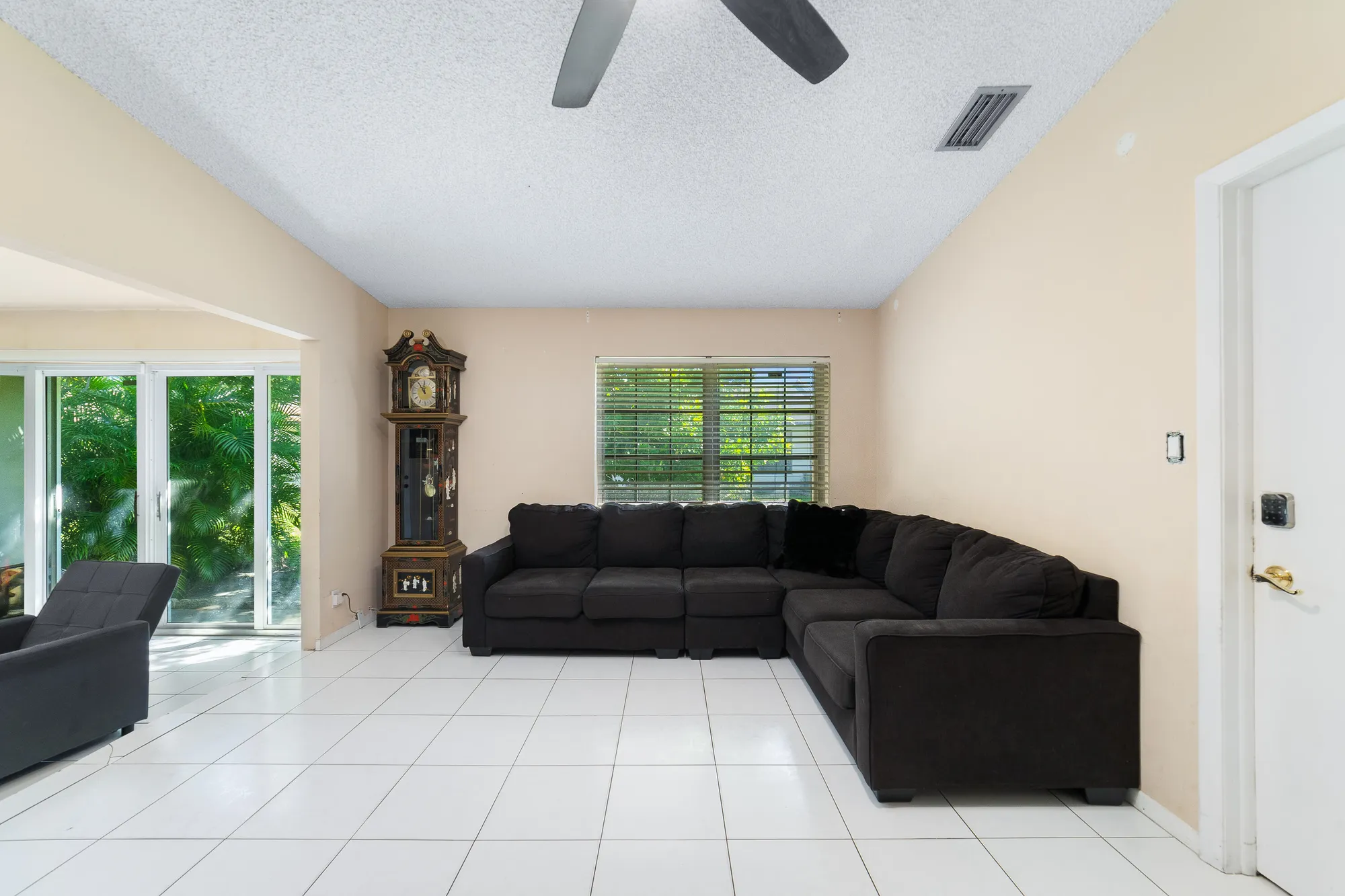 Property Slideshow image 5 of 25 | 15979 forsythia cir, Delray Beach, FL, 33484