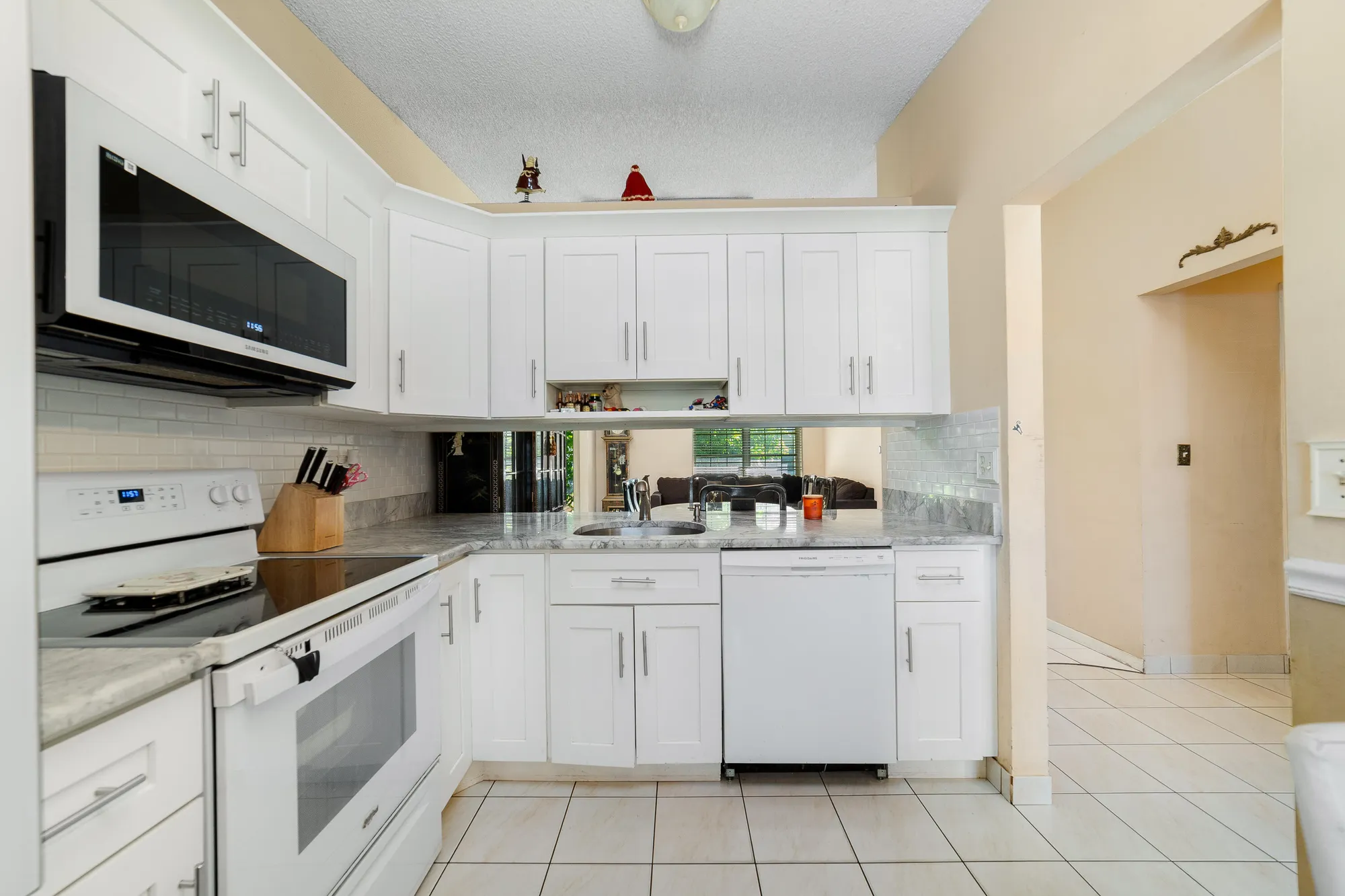 Property Slideshow image 12 of 25 | 15979 forsythia cir, Delray Beach, FL, 33484