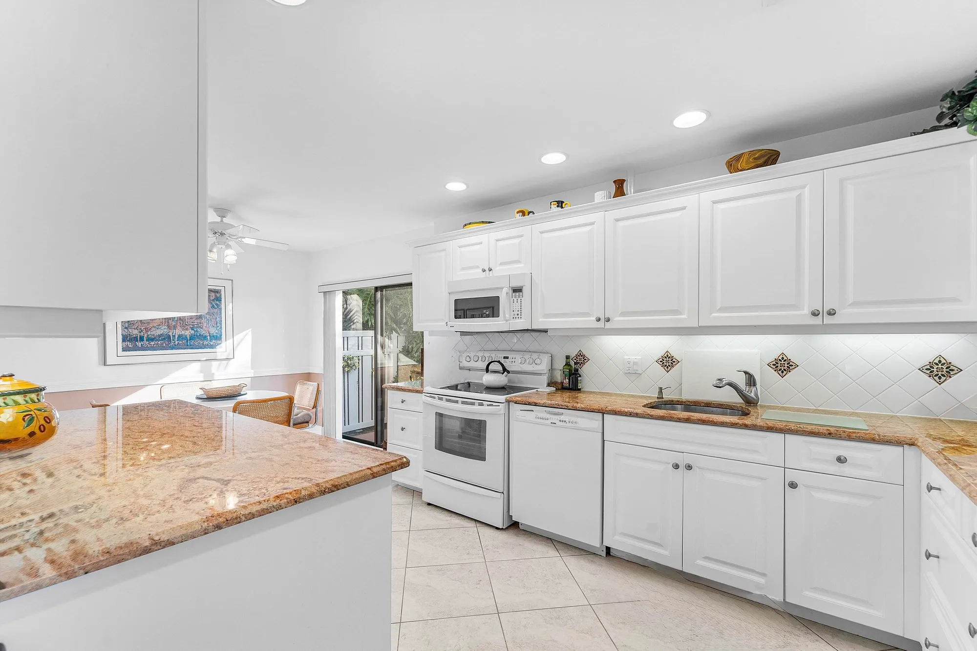 Property Slideshow image 13 of 54 | 61 eastgate dr a, Boynton Beach, FL, 33436