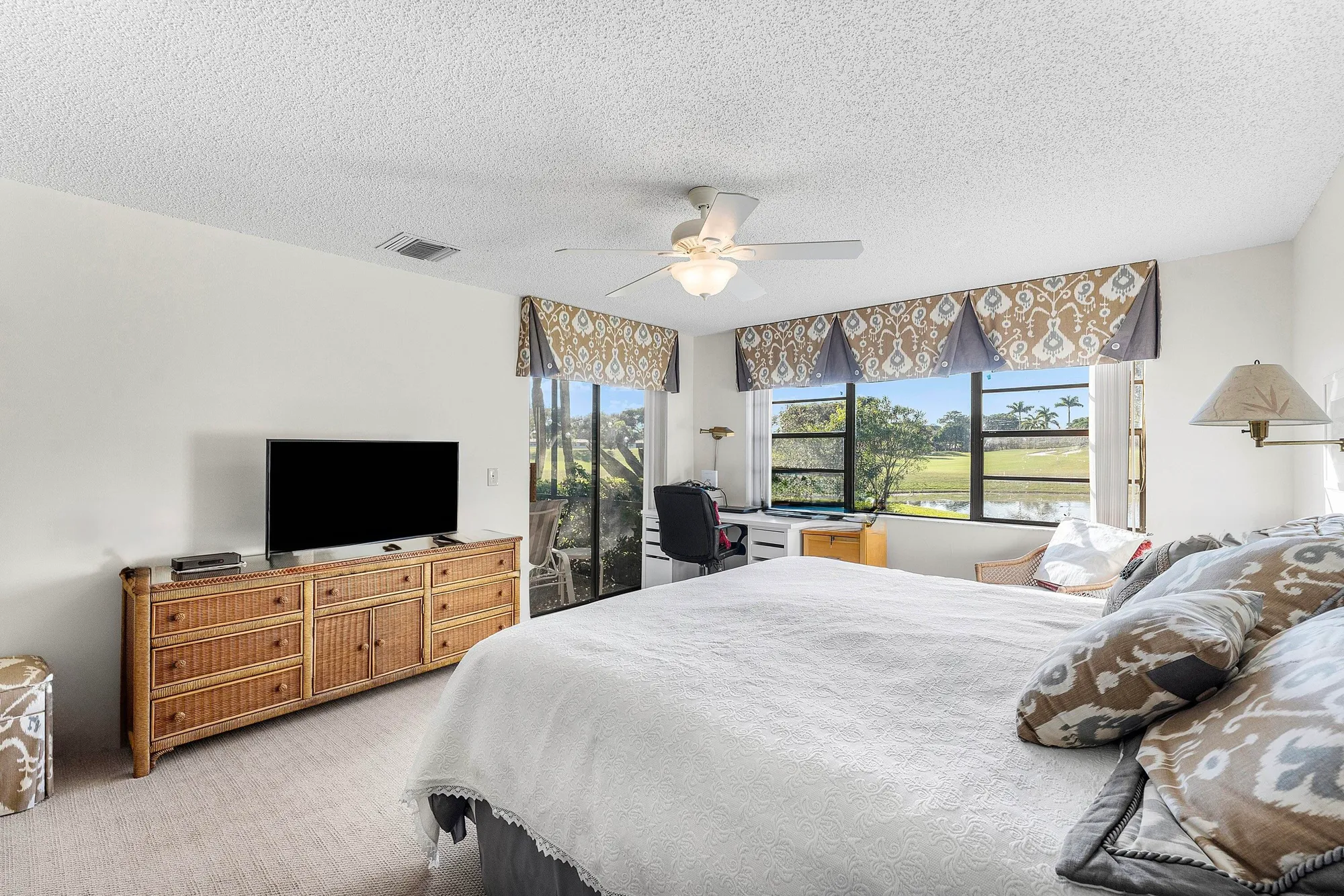 Property Slideshow image 23 of 54 | 61 eastgate dr a, Boynton Beach, FL, 33436