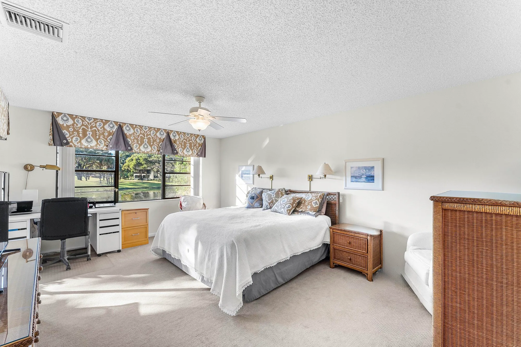 Property Slideshow image 22 of 54 | 61 eastgate dr a, Boynton Beach, FL, 33436