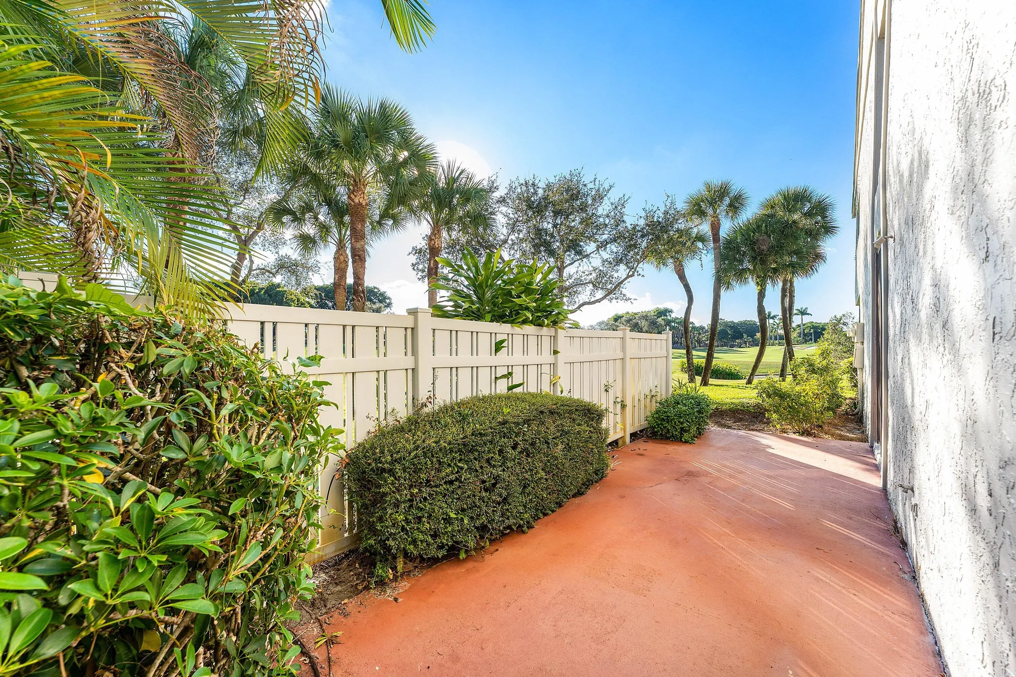 Property Slideshow image 28 of 54 | 61 eastgate dr a, Boynton Beach, FL, 33436