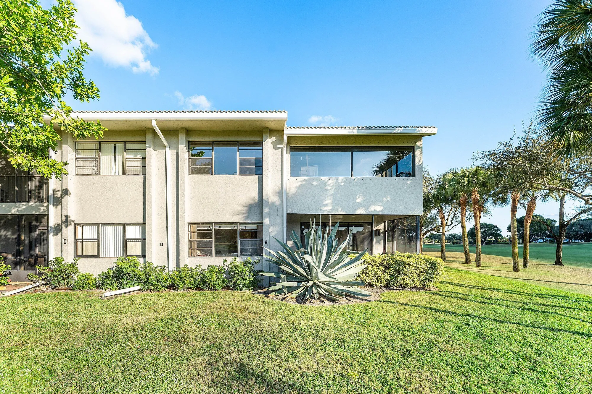 Property Slideshow image 34 of 54 | 61 eastgate dr a, Boynton Beach, FL, 33436